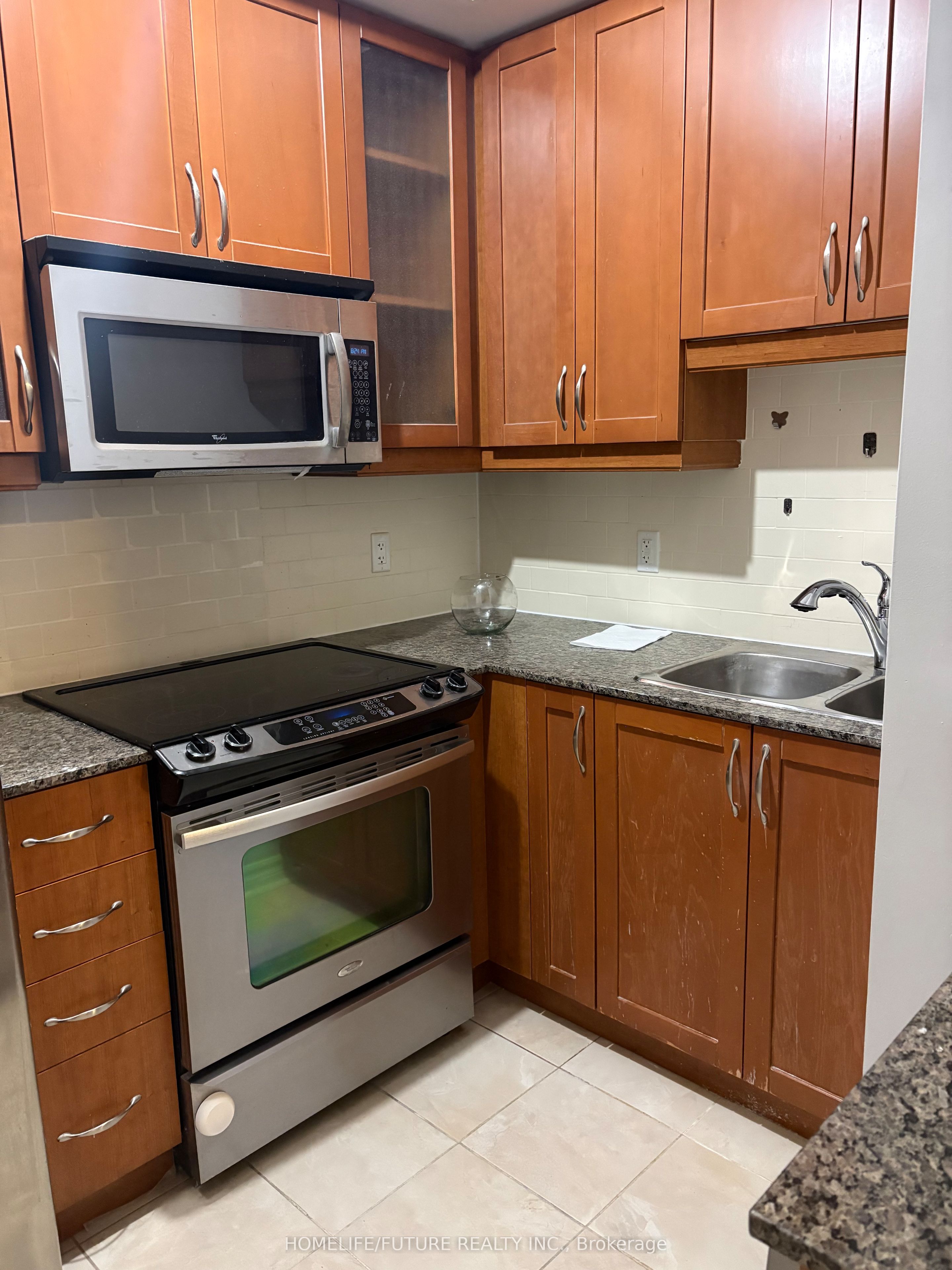 18 Holmes Avenue 415, Toronto, ON M2N 4L9 photo 3
