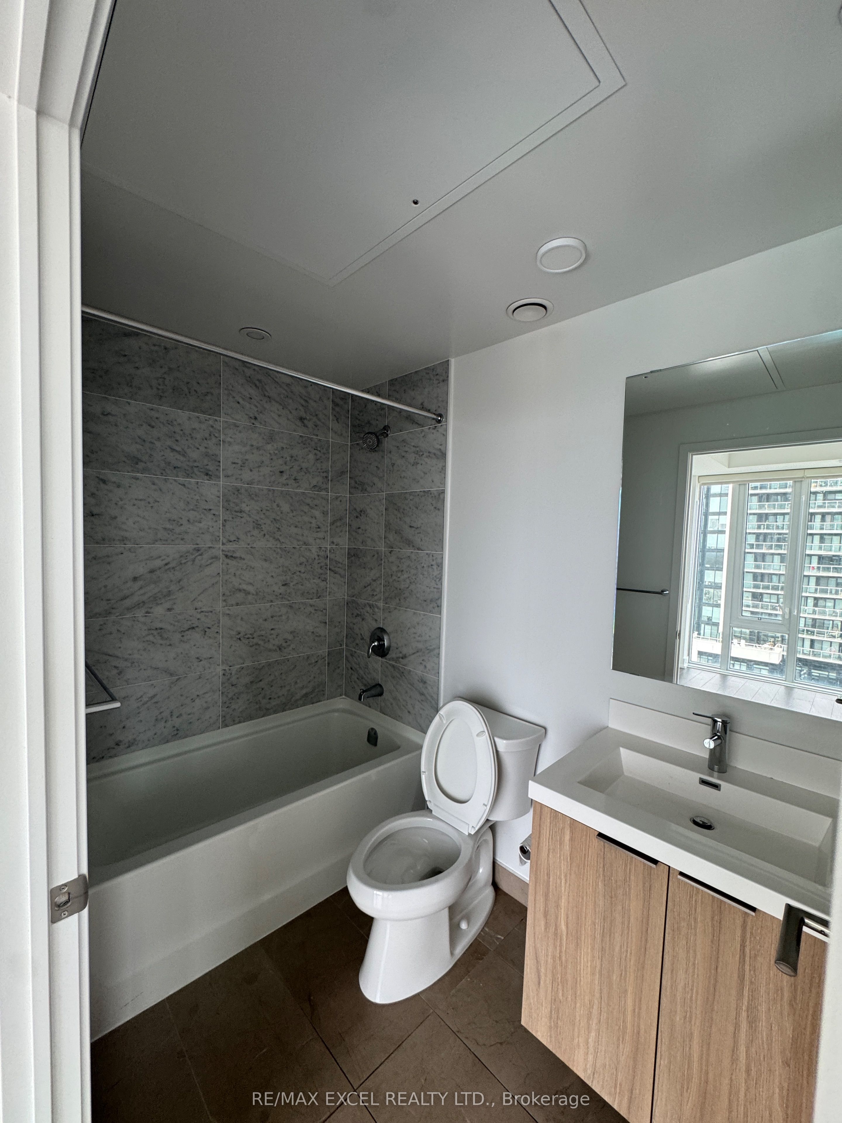 50 O'Neil Road 1202, Toronto, ON M3C 0H1 photo 5