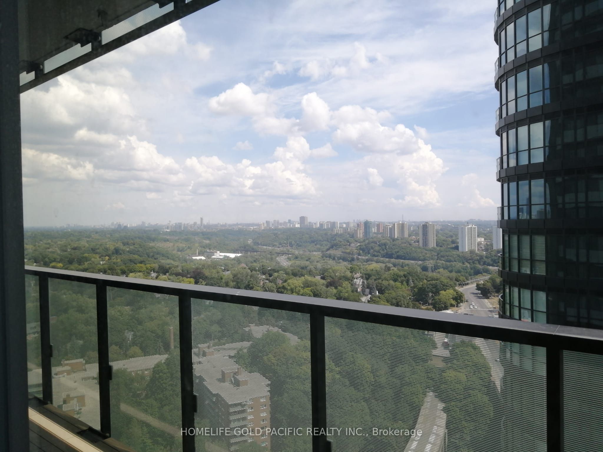 575 Bloor Street E 2506, Toronto, ON M4W 0B2 photo 2