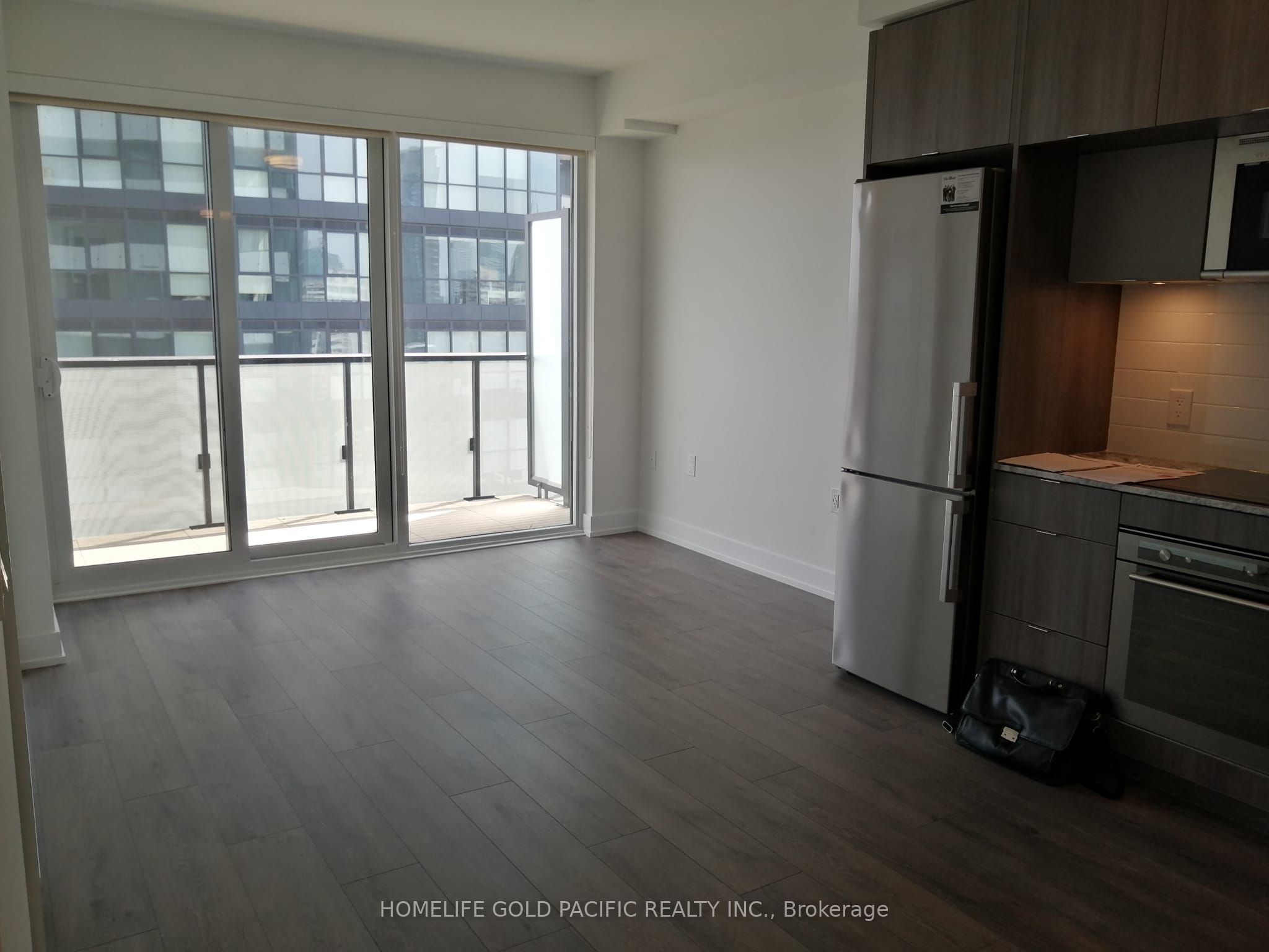 575 Bloor Street E 2506, Toronto, ON M4W 0B2 photo 4