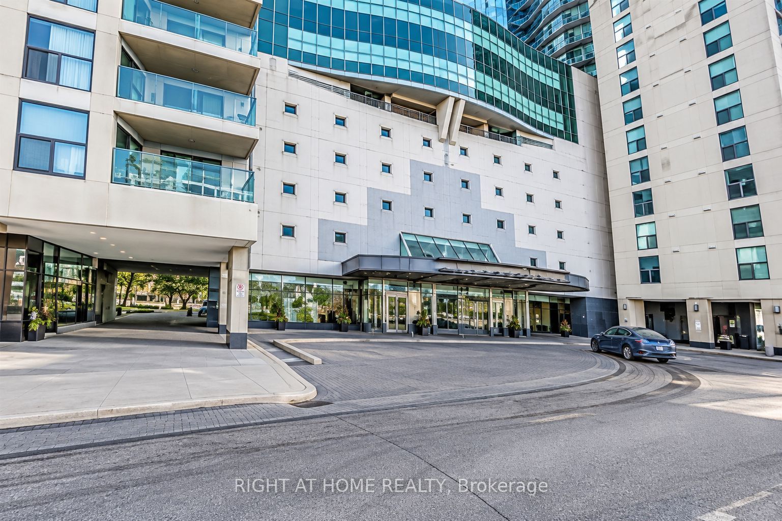 77 Harbour Square 3110, Toronto, ON M5J 2S2 photo 4