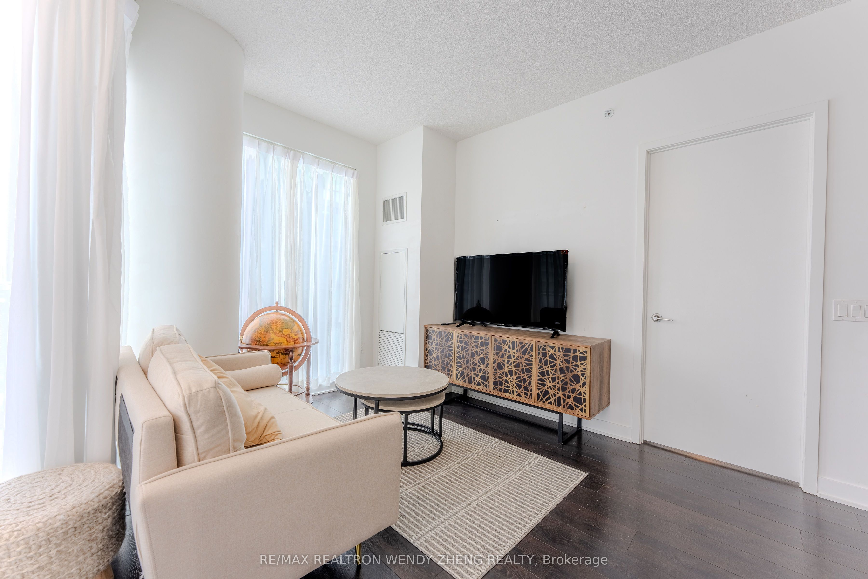125 Blue Jays Way Street 4608, Toronto, ON M5V 1J6 photo 4