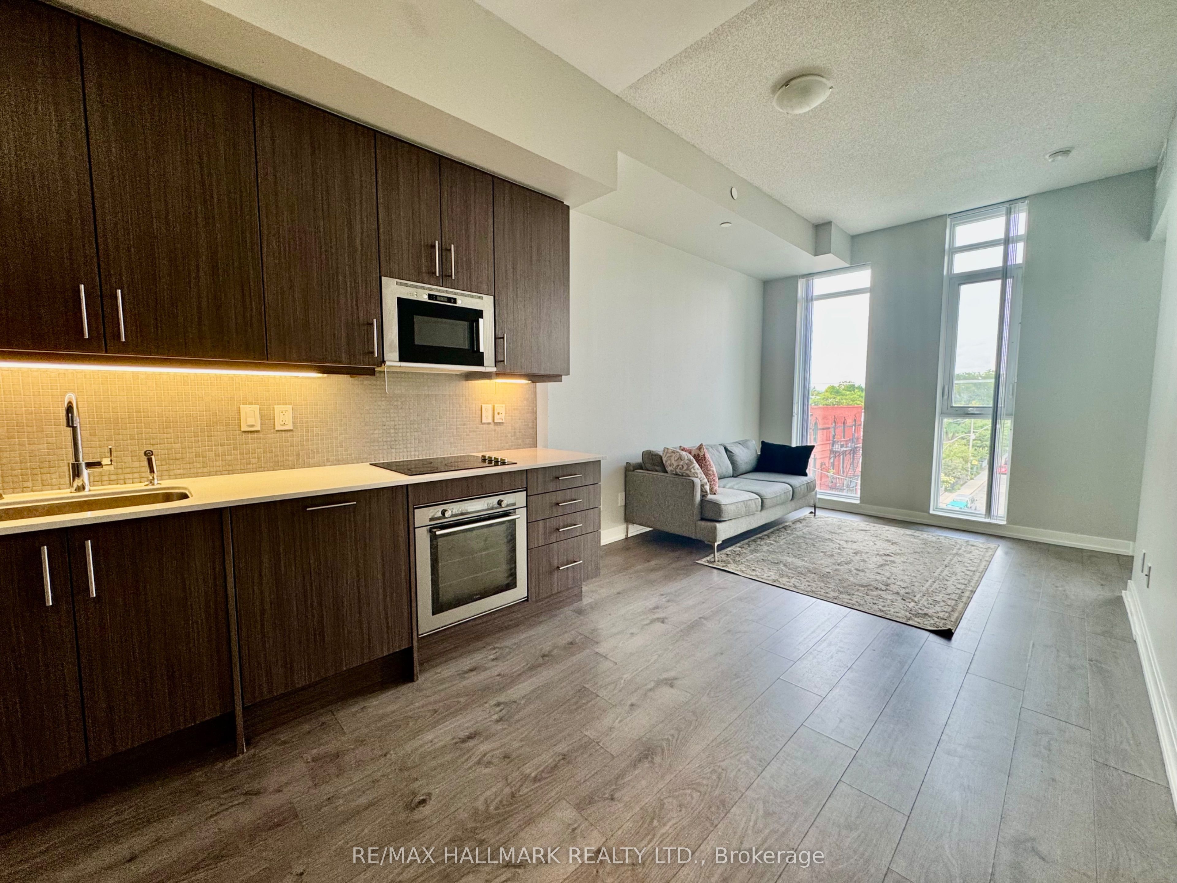 297 College Street 516, Toronto, ON M5T 1S2 photo 2