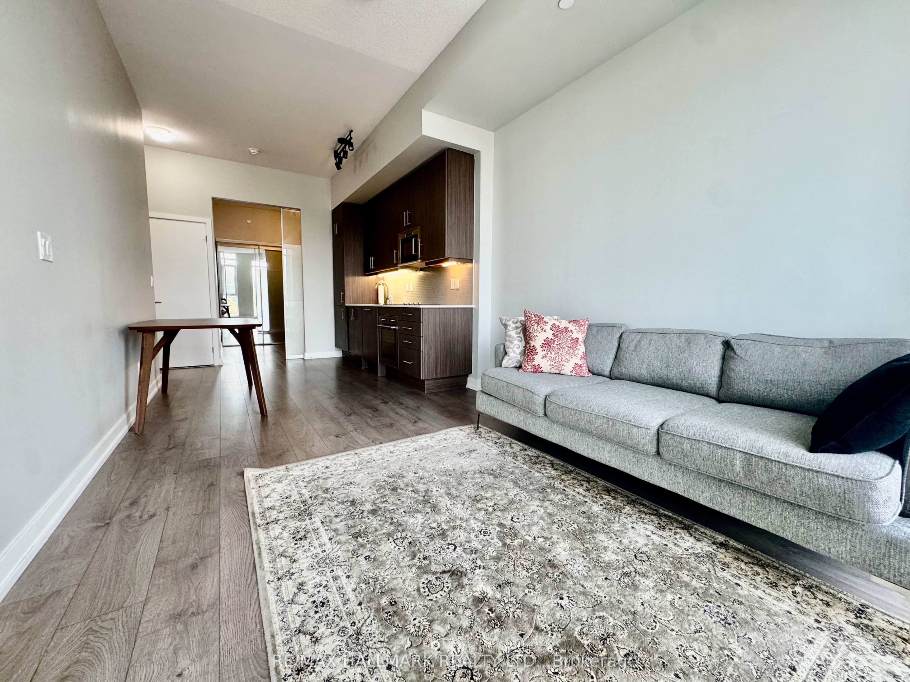 297 College Street 516, Toronto, ON M5T 1S2 photo 4