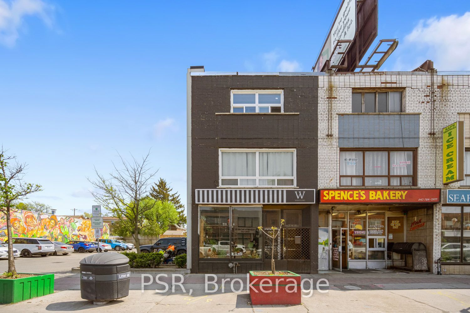 1537 Eglinton Avenue W A, Toronto, ON M6E 2G7