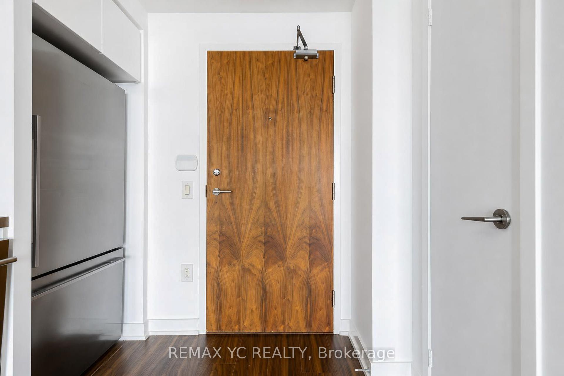 75 Queens Wharf Road 4611, Toronto, ON M5V 0J8 photo 2