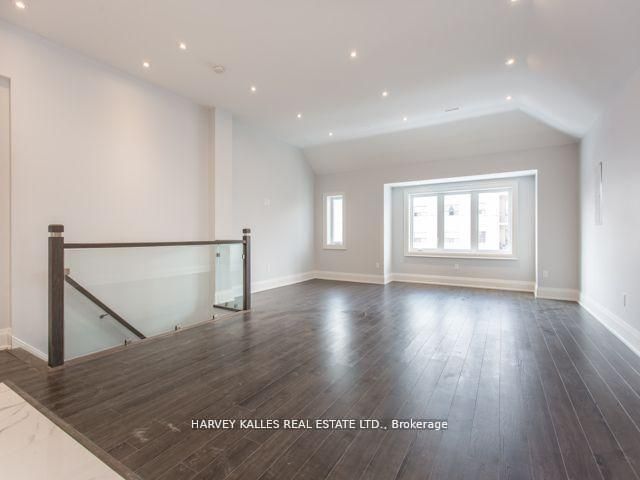 989 Avenue Road Upper, Toronto, ON M5P 2K9 photo 5