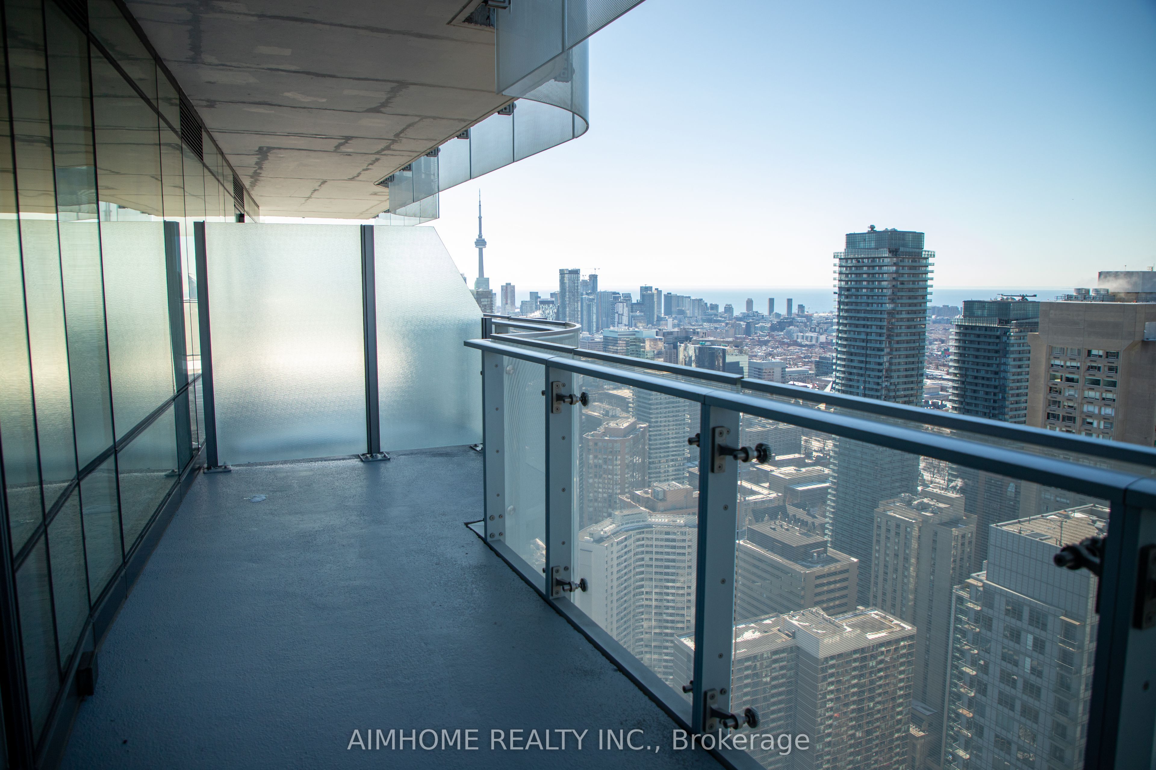 1 Bloor Street E 4907, Toronto, ON M4W 1A9 photo 2
