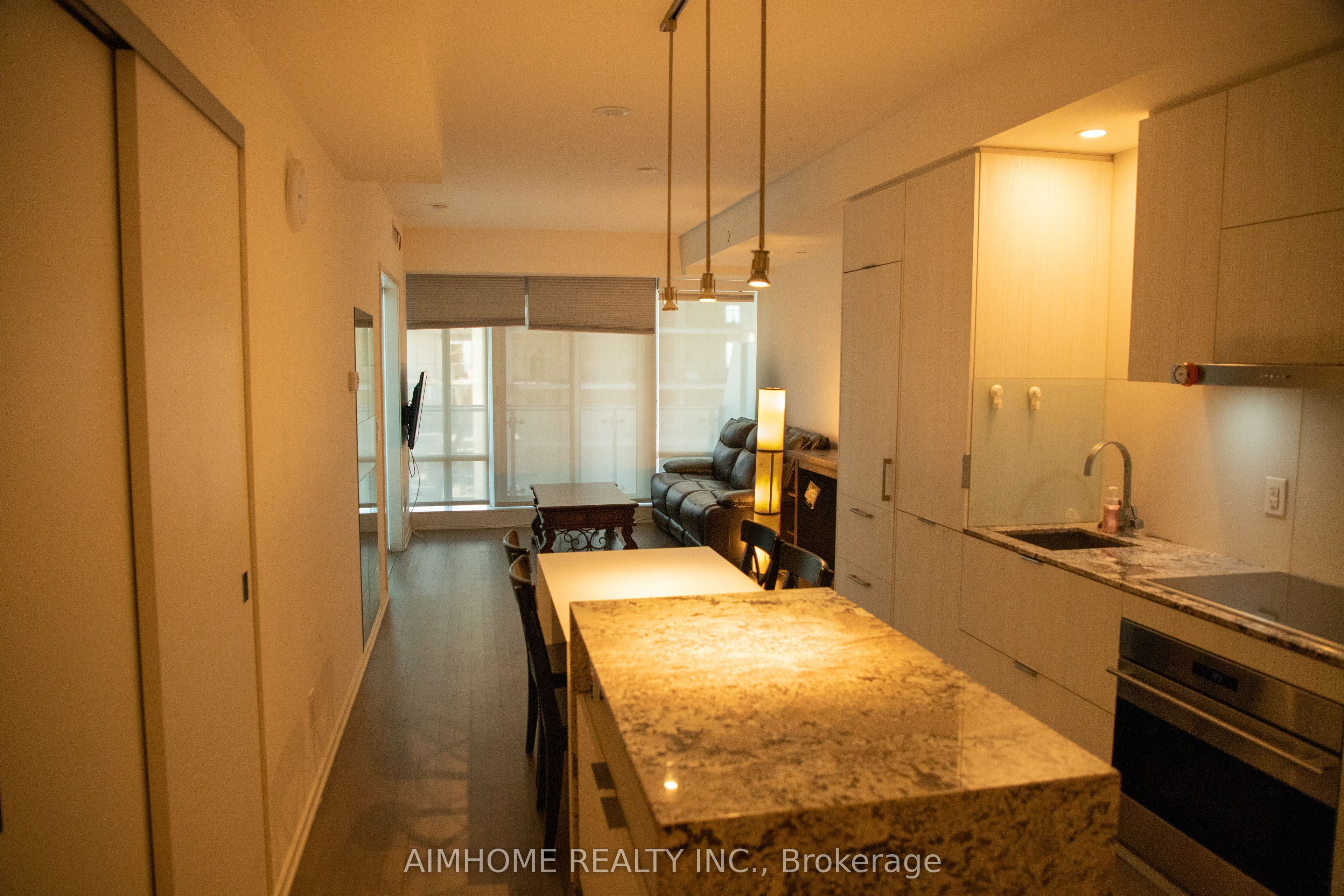 1 Bloor Street E 4907, Toronto, ON M4W 1A9 photo 4
