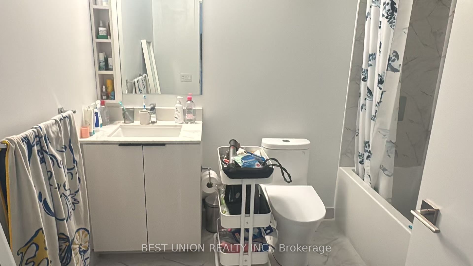 82 Dalhousie Street 1612, Toronto, ON M5B 0C5 photo 4