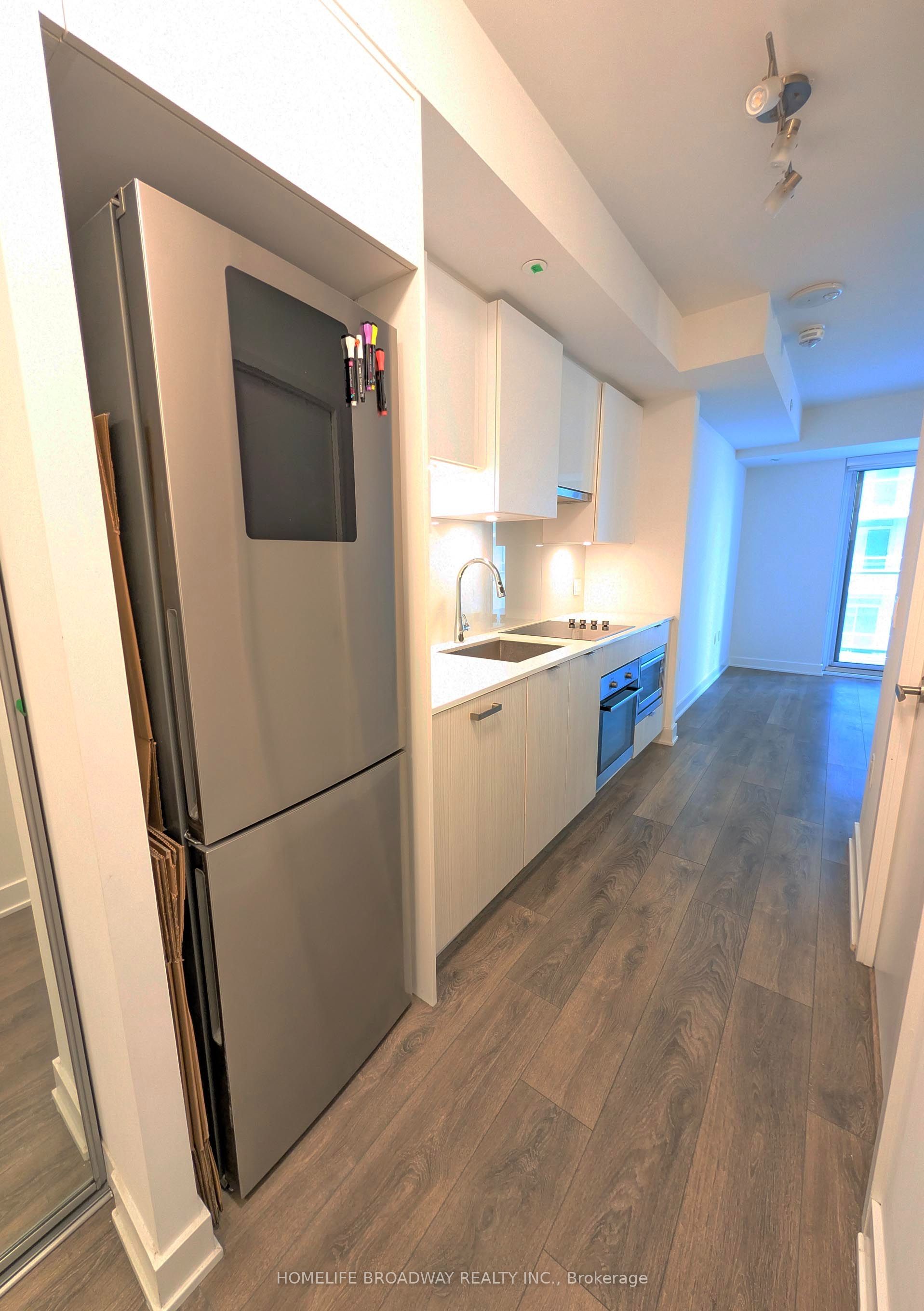 195 Redpath Avenue 1916, Toronto, ON M4P 0E4 photo 4