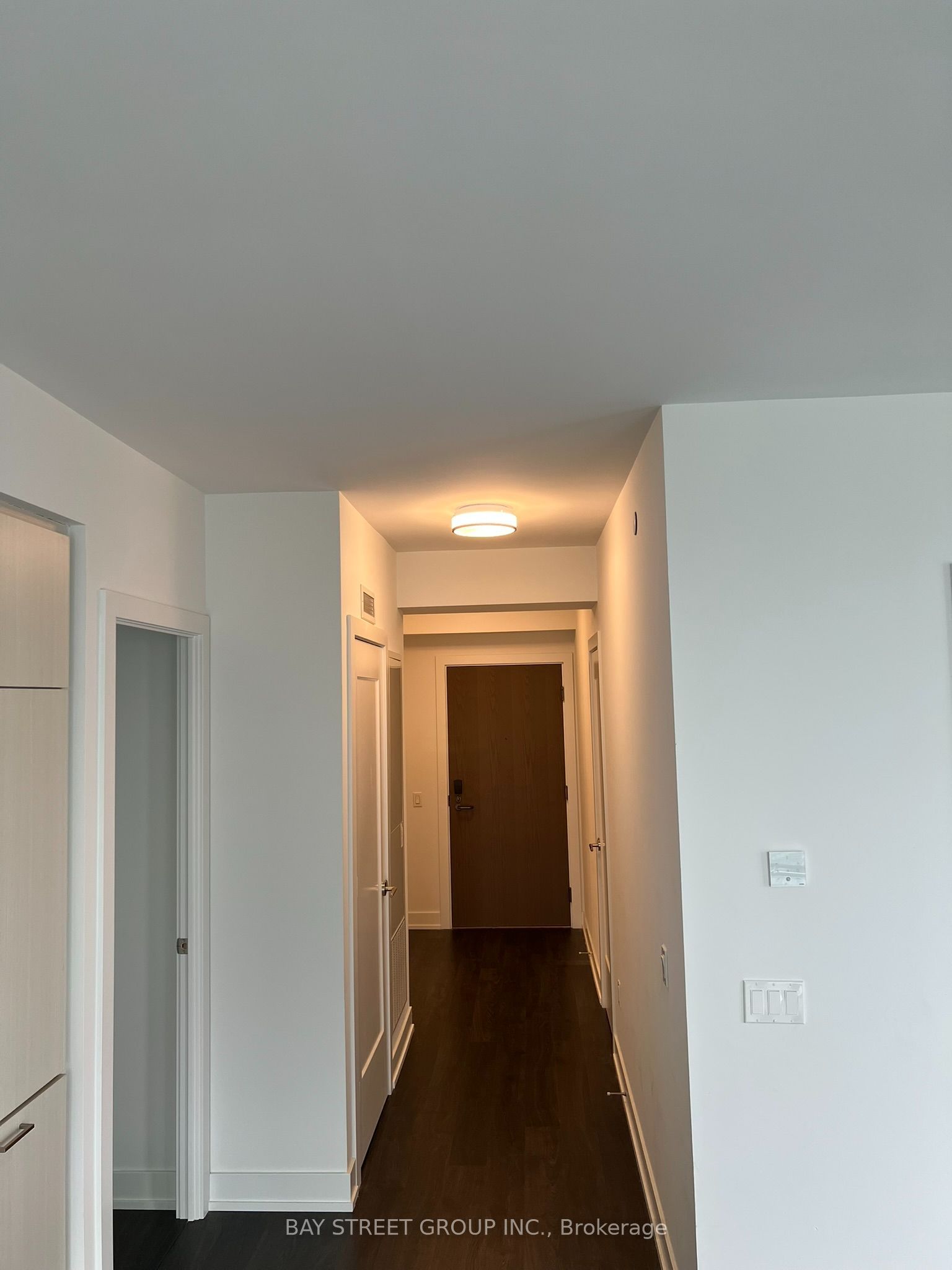 30 Inn on the Park Drive 2304, Toronto, ON M3C 0P7 photo 5