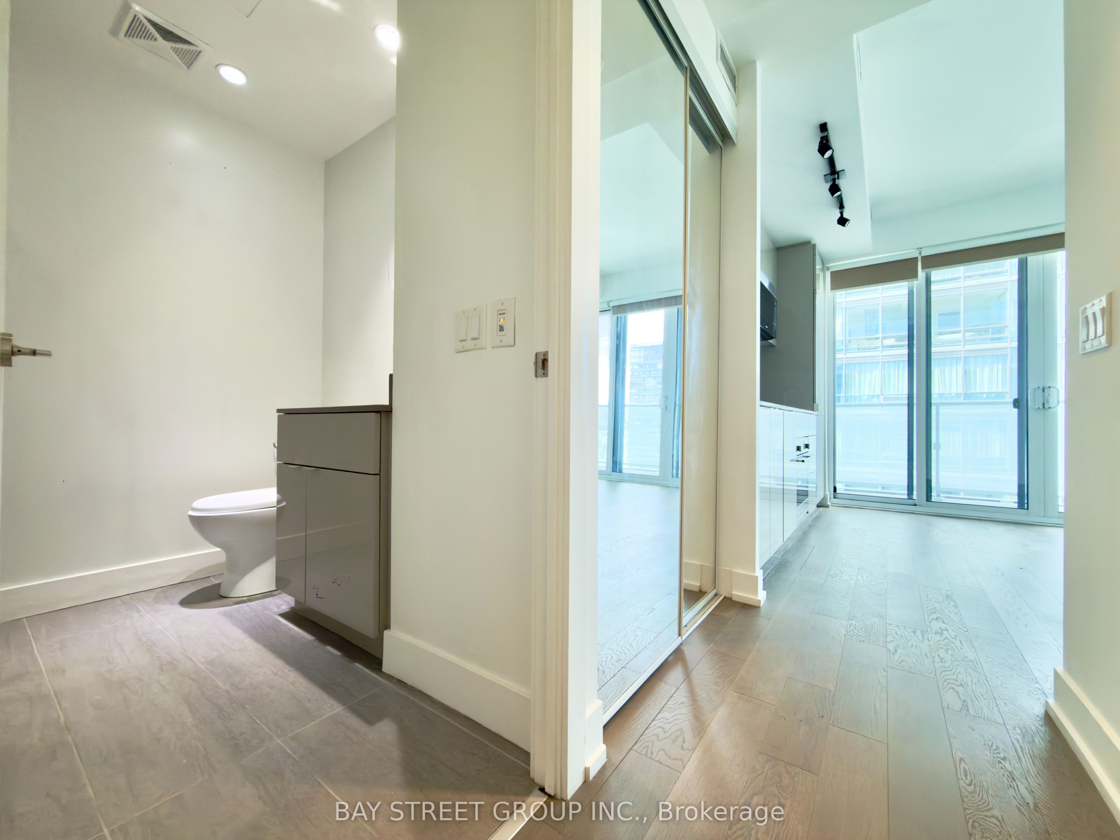 7 Grenville Street 4502, Toronto, ON M4Y 0E9 photo 3