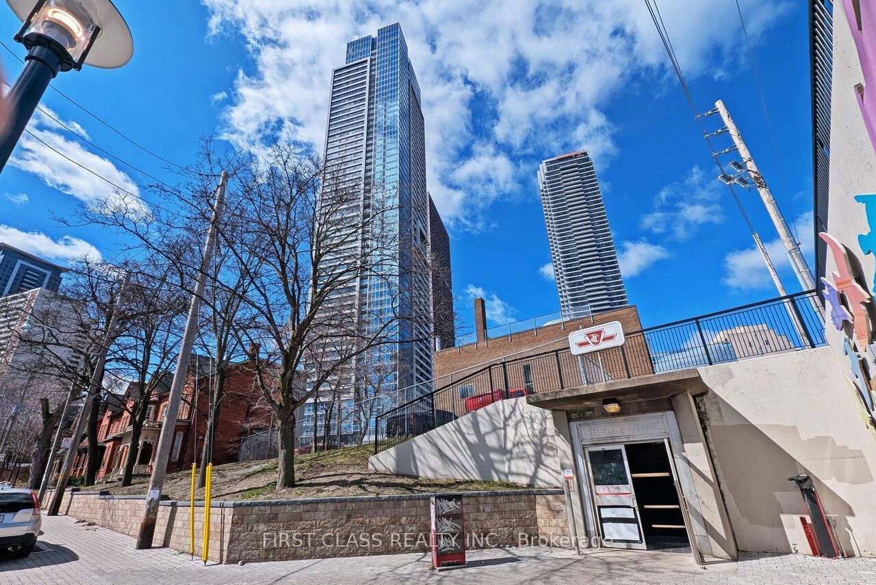 609 Sherbourne Street 3807, Toronto, ON M4X 0A4 photo 3