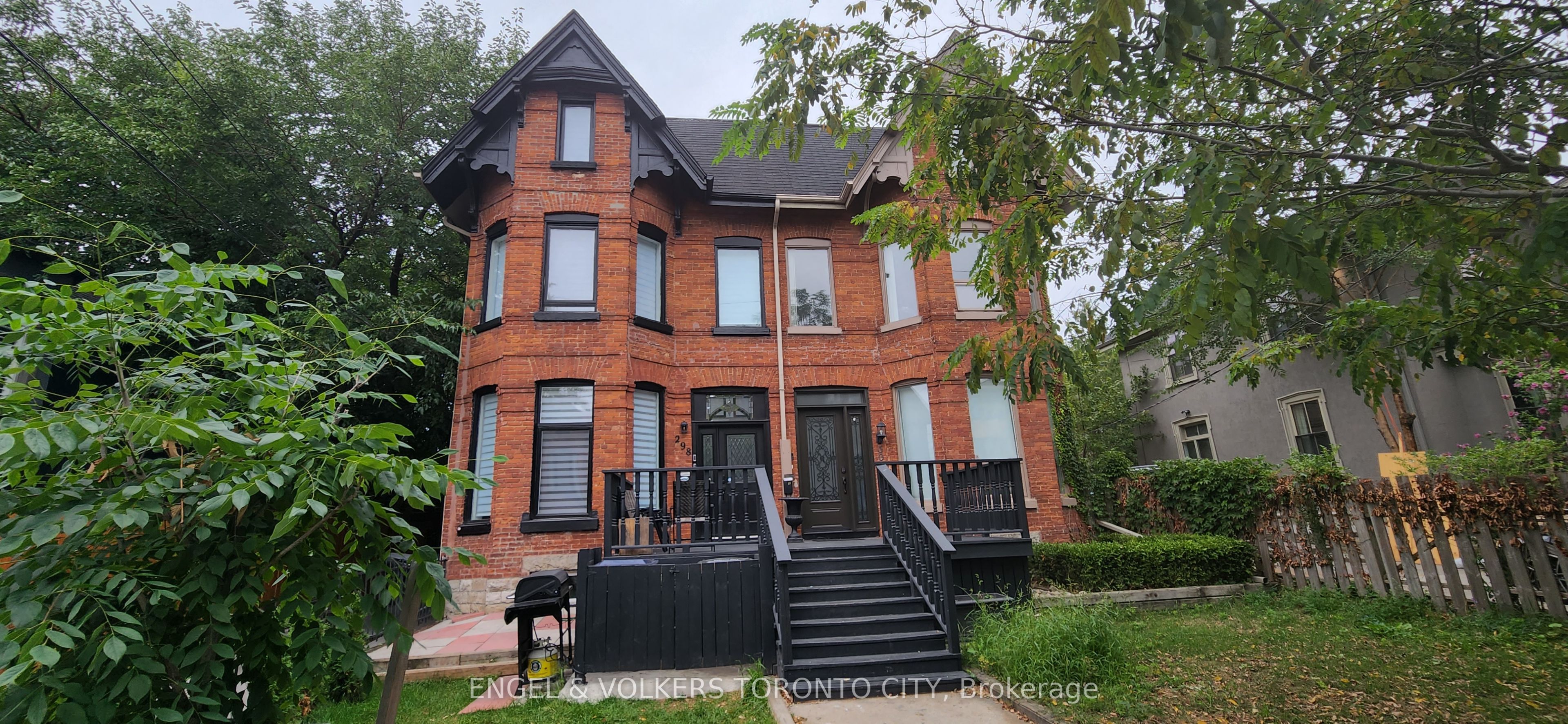 298 Seaton Street, Toronto, ON M5A 2T7 photo 2