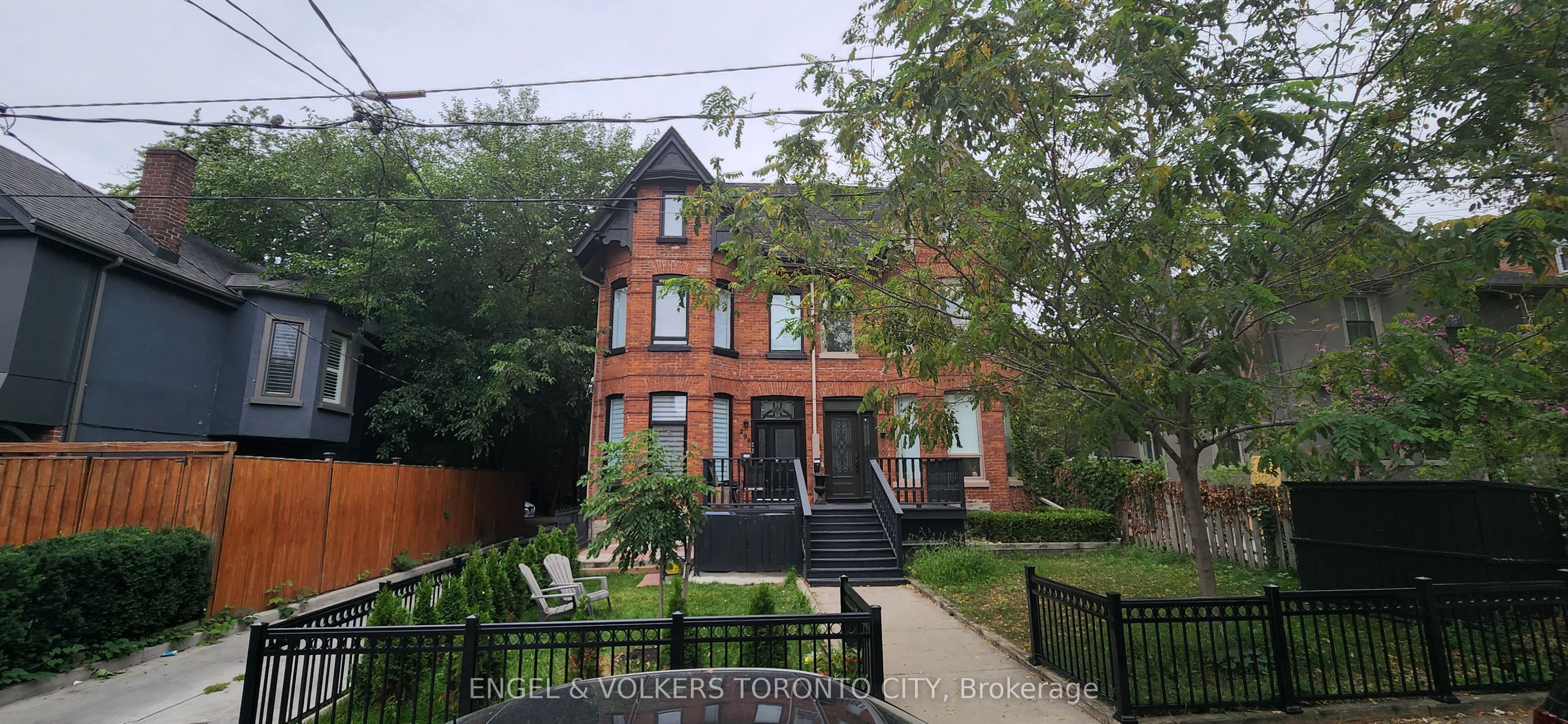 298 Seaton Street, Toronto, ON M5A 2T7 photo 3