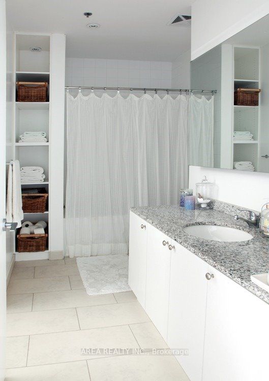 43 Hanna Avenue 403, Toronto, ON M6K 1X1 photo 4
