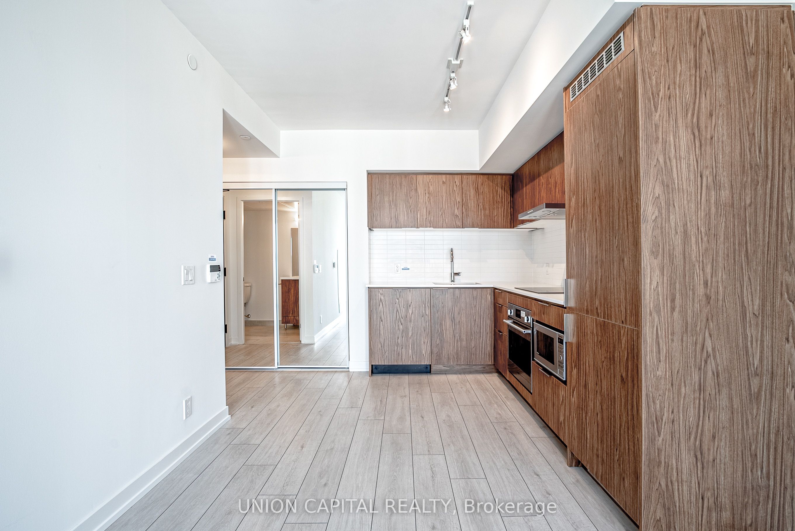 60 Shuter Street PH209, Toronto, ON M5B 0B7 photo 3