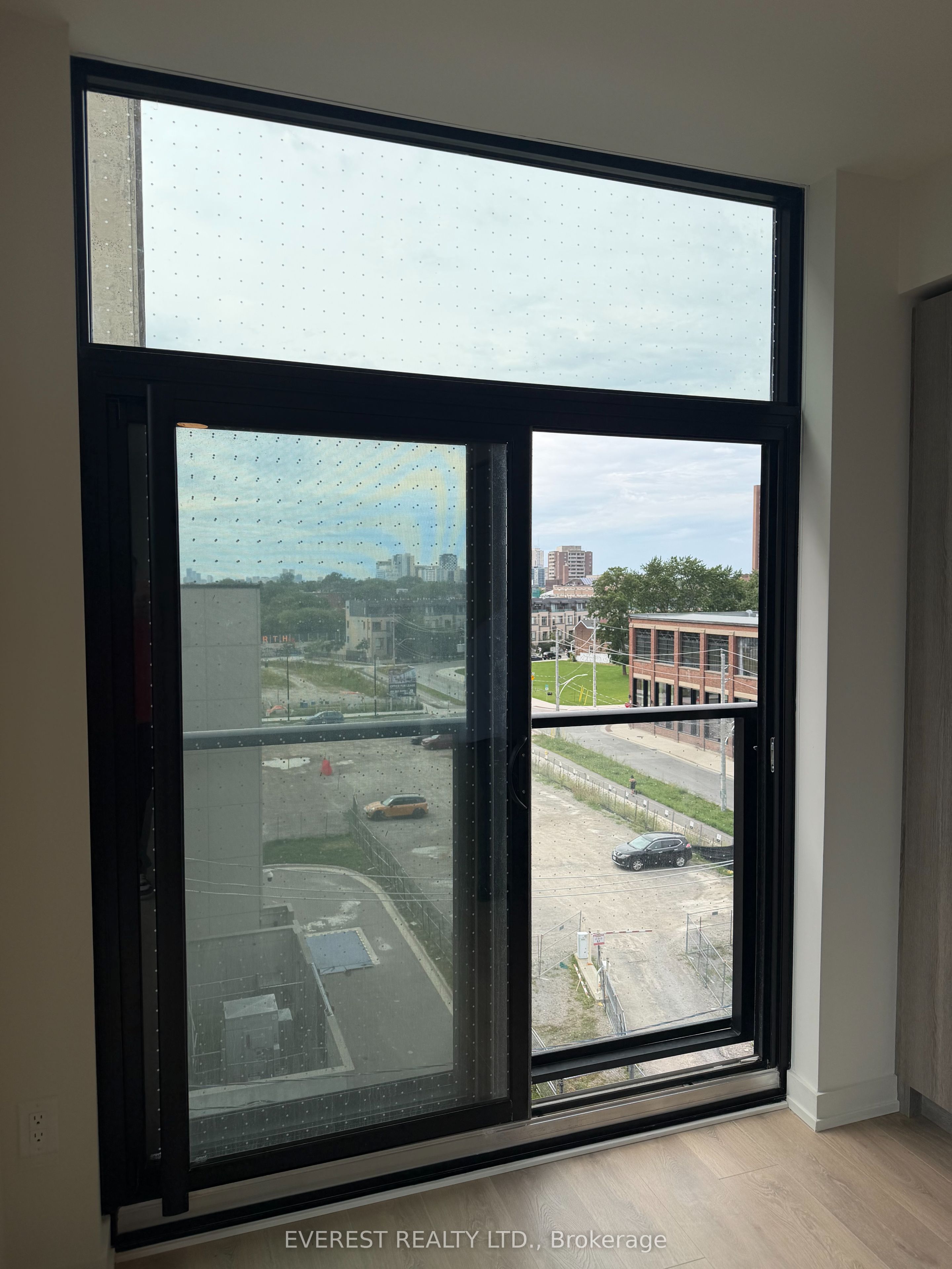 181 Sterling Road 507, Toronto, ON M6R 0B2 photo 3