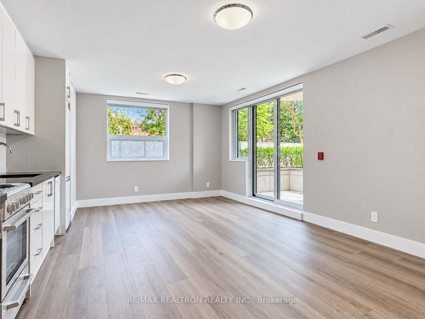 485 Huron Street 102, Toronto, ON M5R 2R5 photo 2