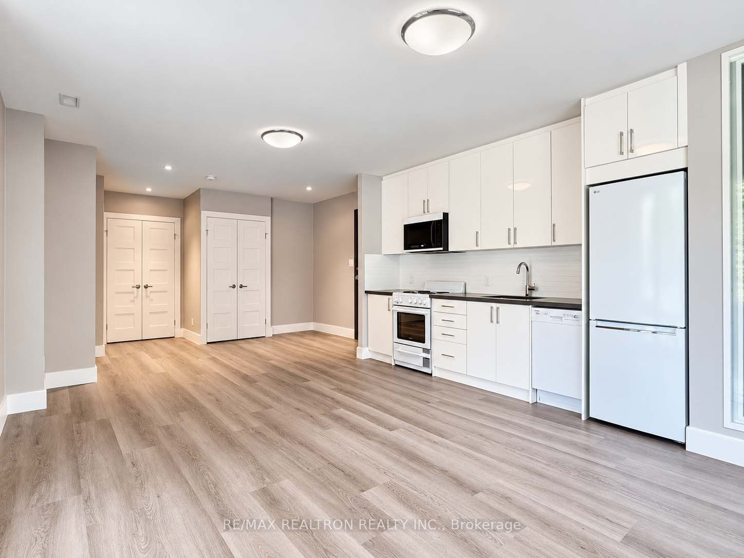 485 Huron Street 102, Toronto, ON M5R 2R5 photo 3