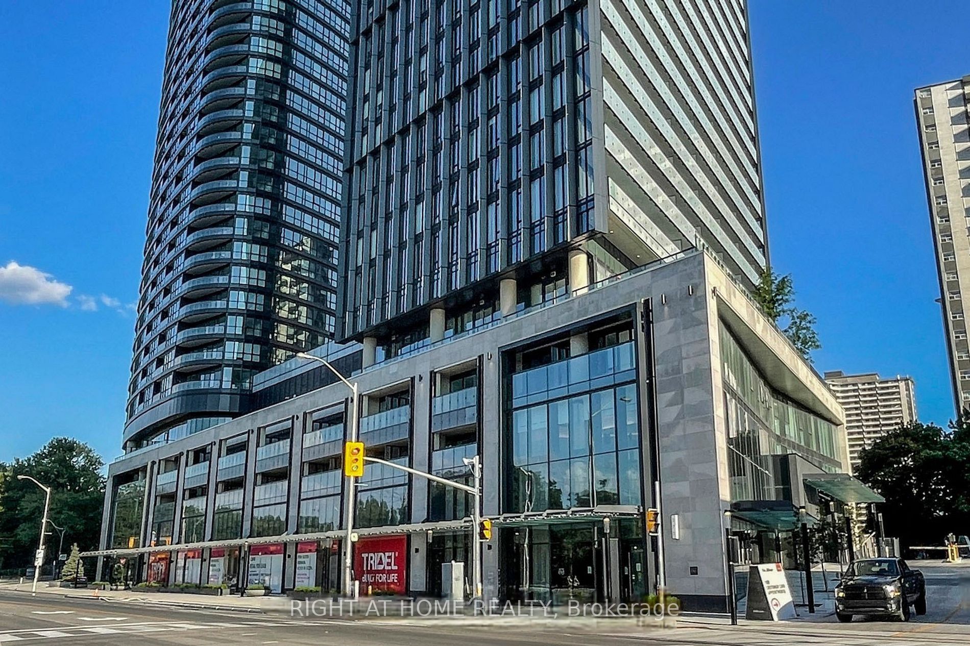 575 Bloor Street E 508, Toronto, ON M4W 0B2 photo 2