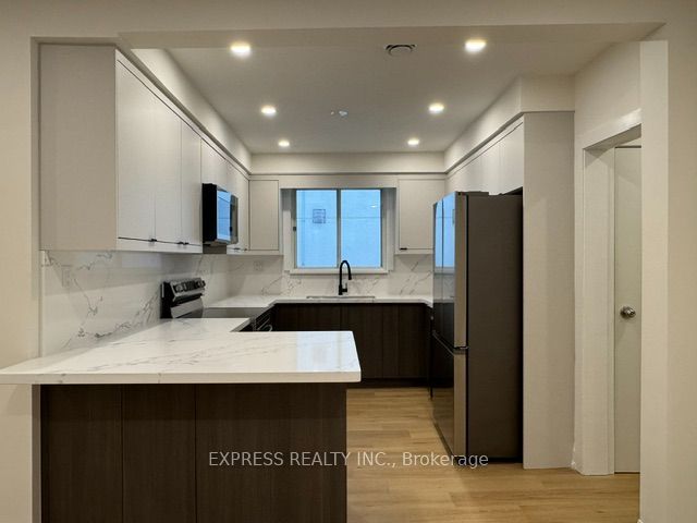 1328 Avenue Road 2, Toronto, ON M5N 2G9
