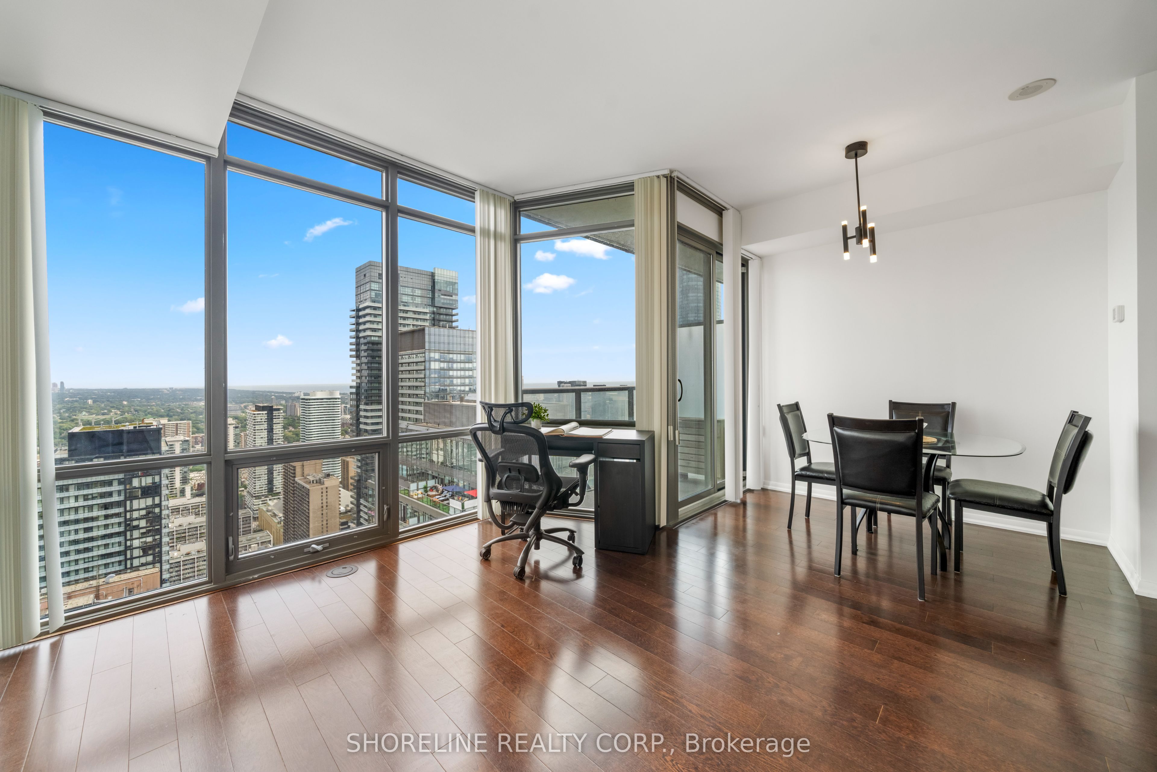 832 Bay Street 4807, Toronto, ON M5S 1Z6