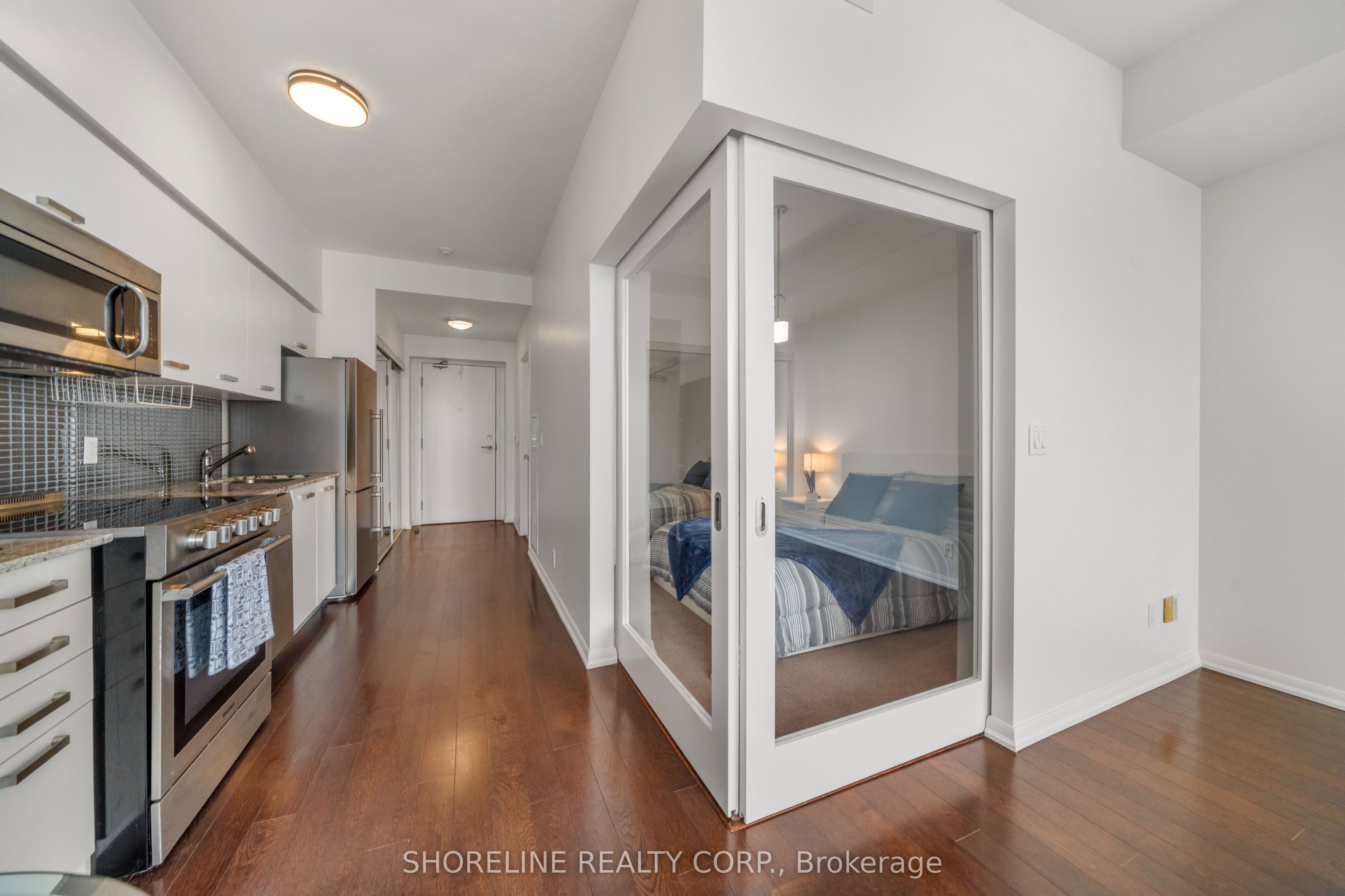 832 Bay Street 4807, Toronto, ON M5S 1Z6 photo 3