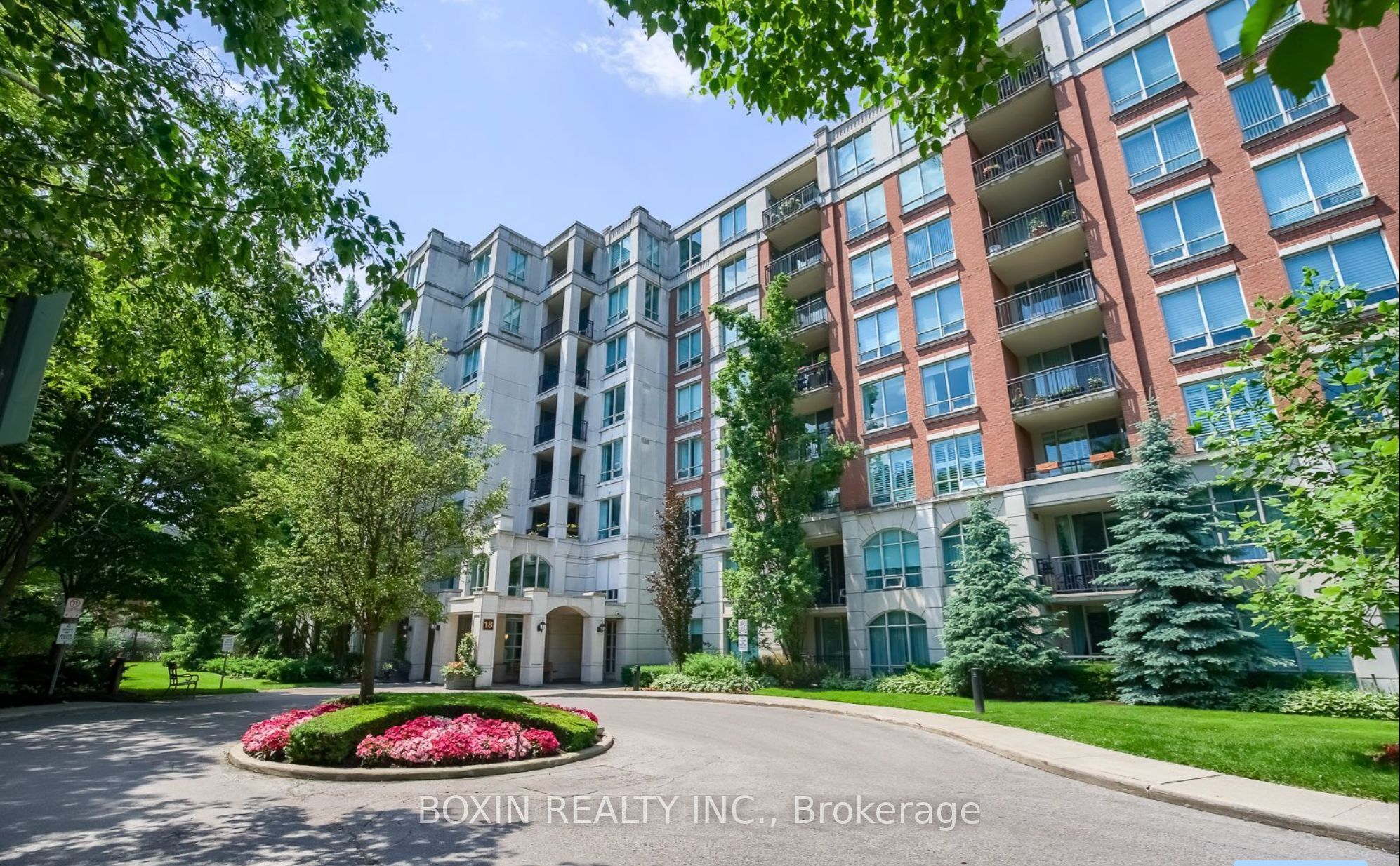 18 William Carson Crescent 201, Toronto, ON M2P 2G6