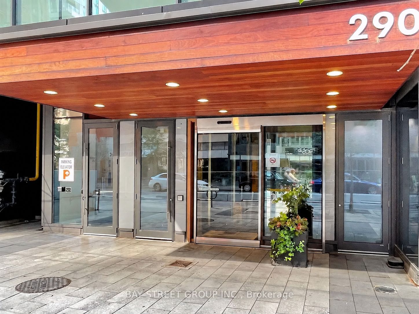 290 Adelaide Street W 1303, Toronto, ON M5V 0P3 photo 2