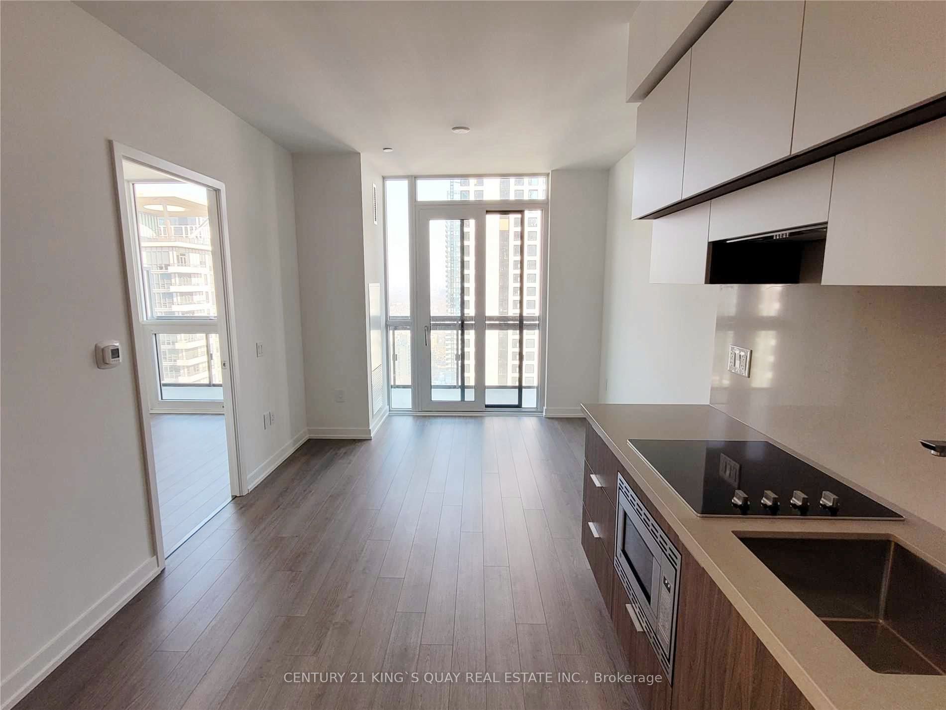 39 Roehampton Avenue 2510, Toronto, ON M4P 1P9 photo 2