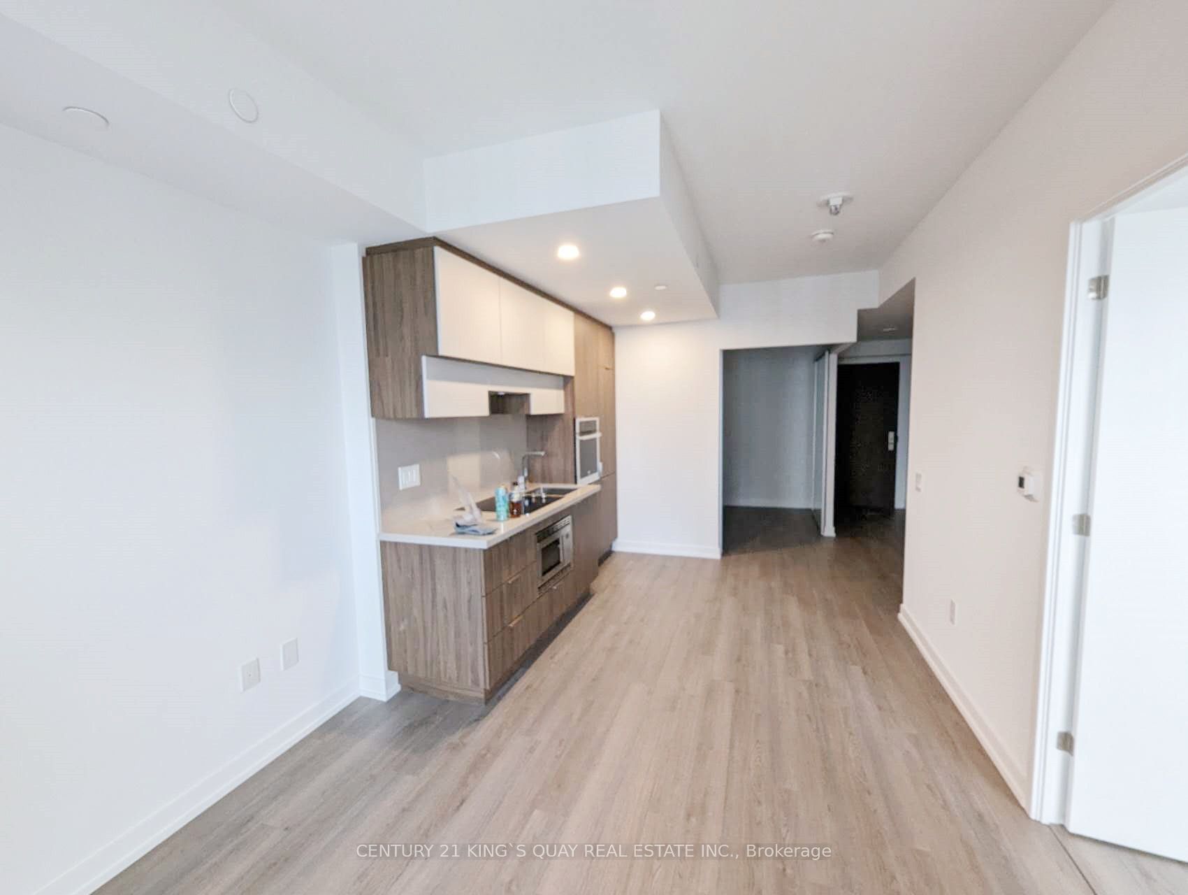 39 Roehampton Avenue 2510, Toronto, ON M4P 1P9 photo 3