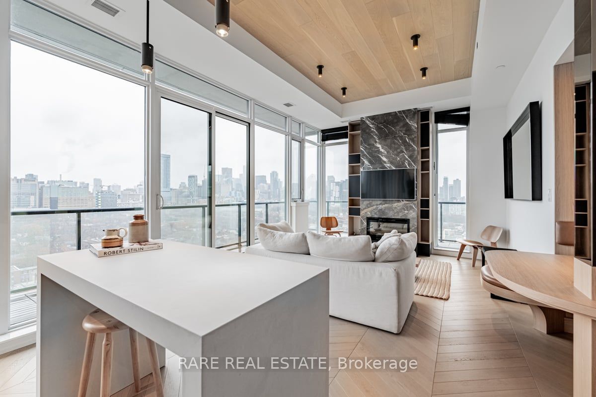 297 College Street PH5, Toronto, ON M5T 0C2 photo 4