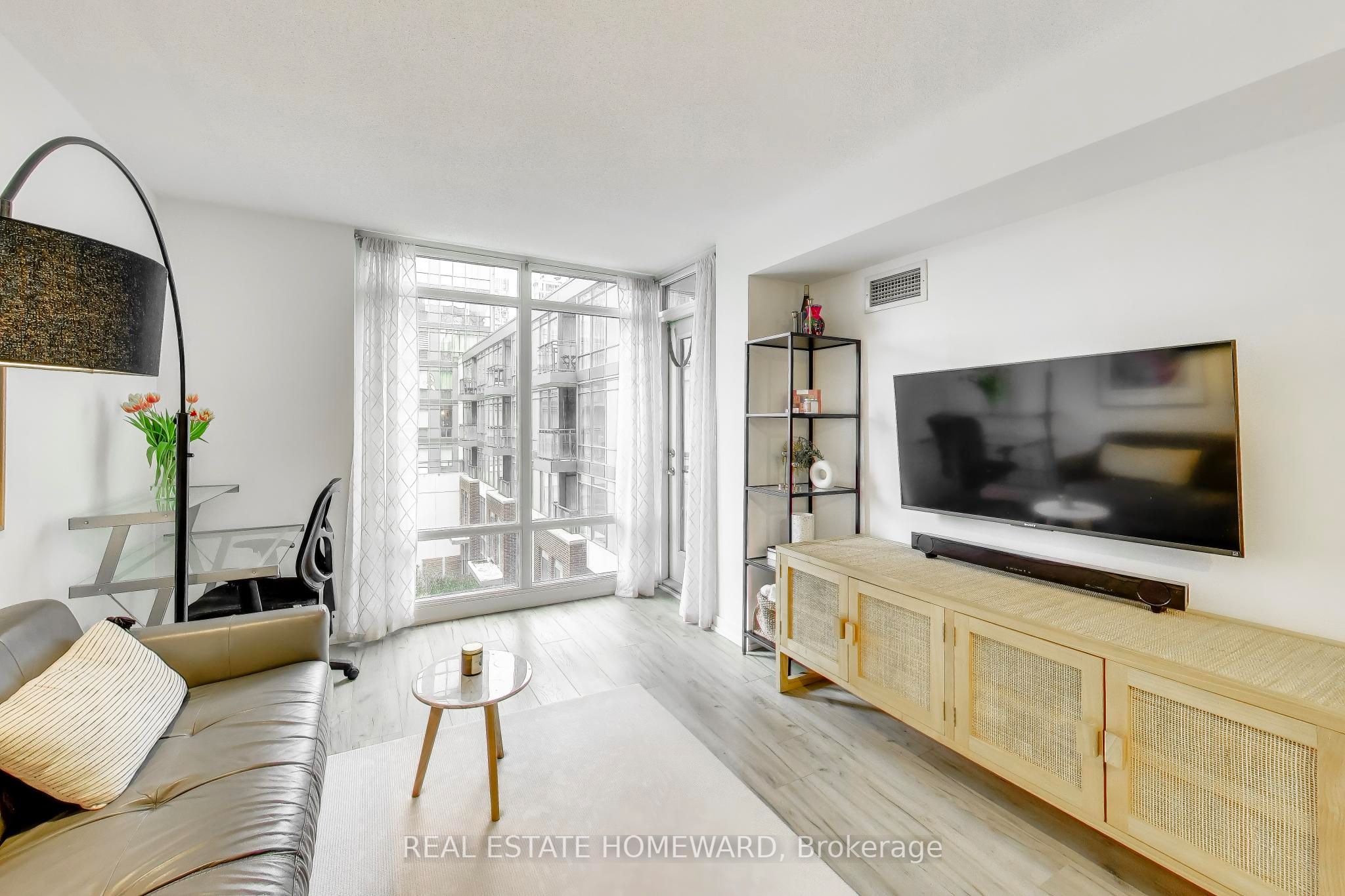 15 Brunel Court 505, Toronto, ON M5V 3Y6 photo 5