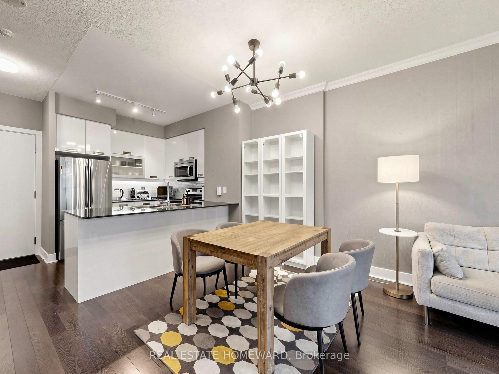 90 Stadium Road 201, Toronto, ON M5V 3E9 photo 5