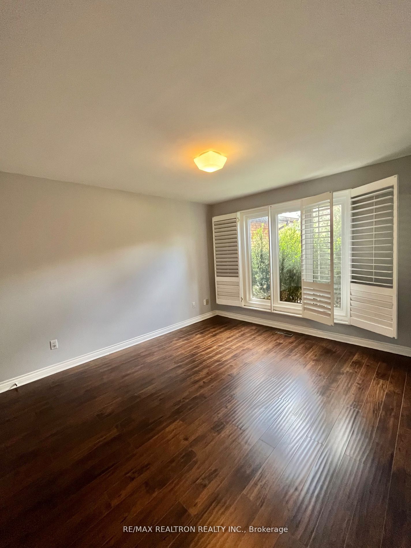 23 Lawnview Drive, Toronto, ON M2N 5J9 photo 2