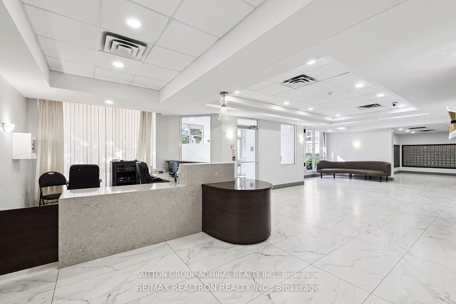 650 Lawrence Avenue W 435, Toronto, ON M6A 3E8 photo 4