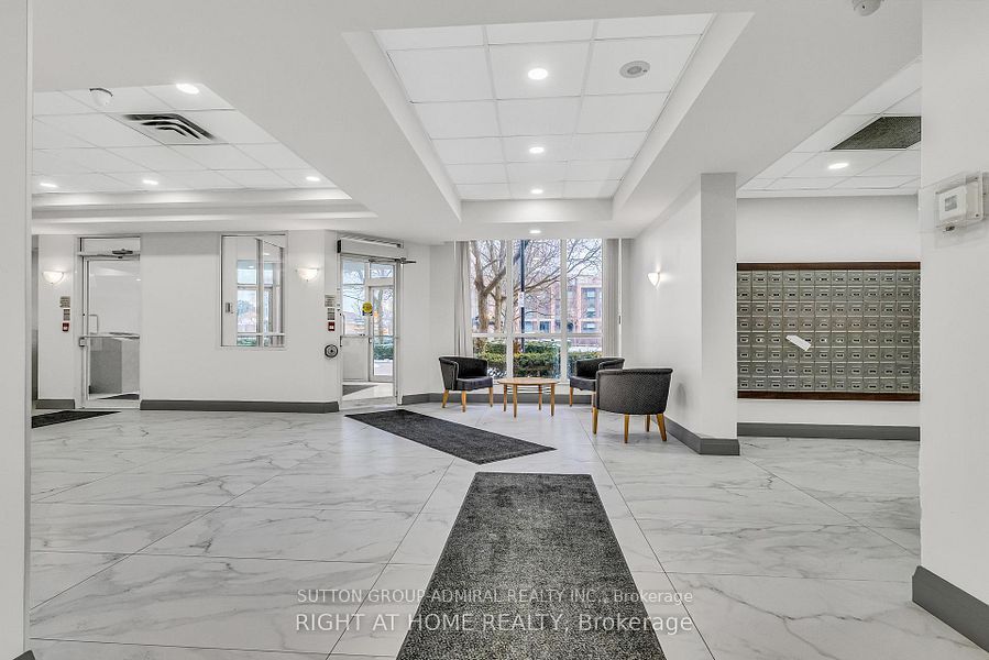 650 Lawrence Avenue W 435, Toronto, ON M6A 3E8 photo 5