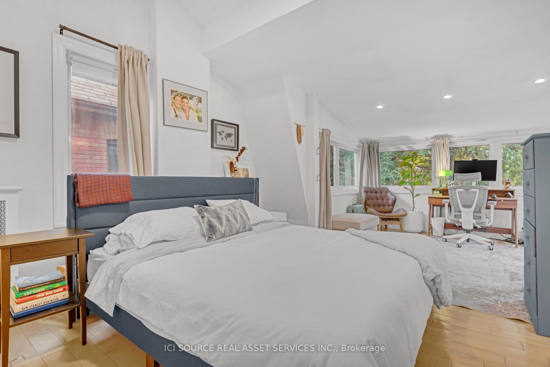 109 Northcliffe Boulevard Upper, Toronto, ON M6E 3K3 photo 5