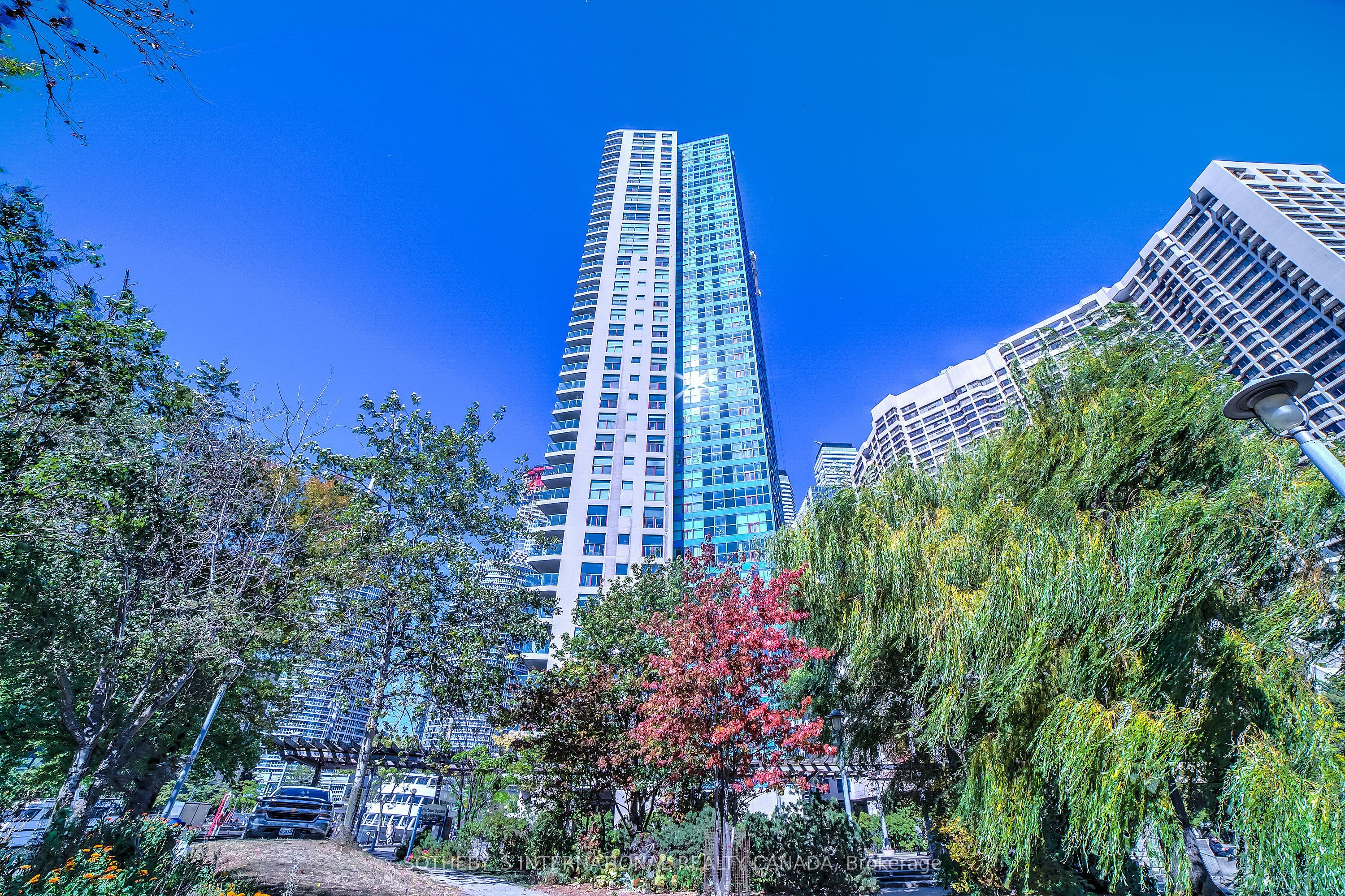 99 Harbour Square 1207, Toronto, ON M5J 2H2