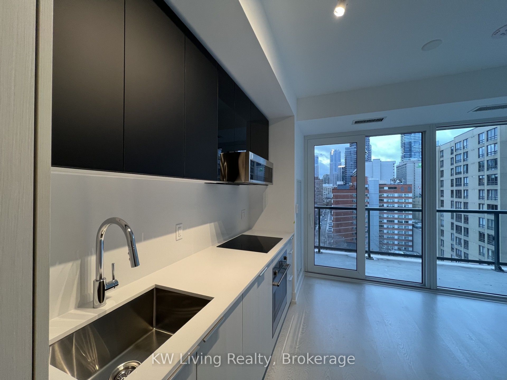 308 Jarvis Street 1104, Toronto, ON M5B 0E3