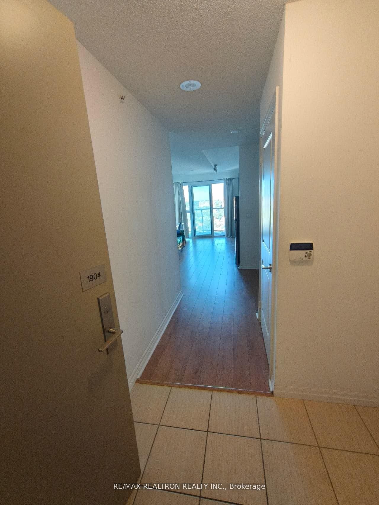 275 Yorkland Road 1904, Toronto, ON M2J 0B4 photo 3