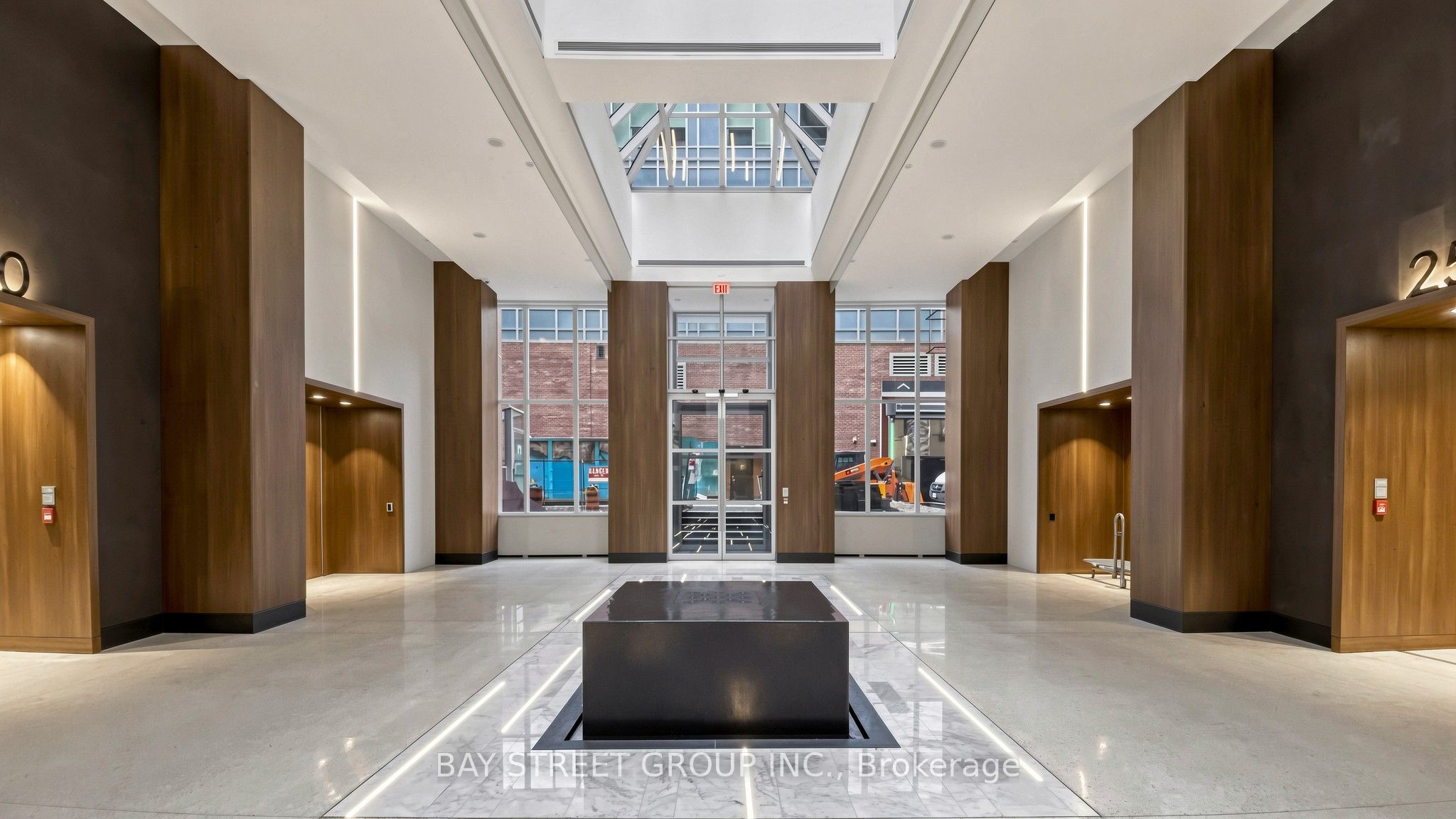 250 Wellington Street W 1134, Toronto, ON M5V 3P6 photo 3
