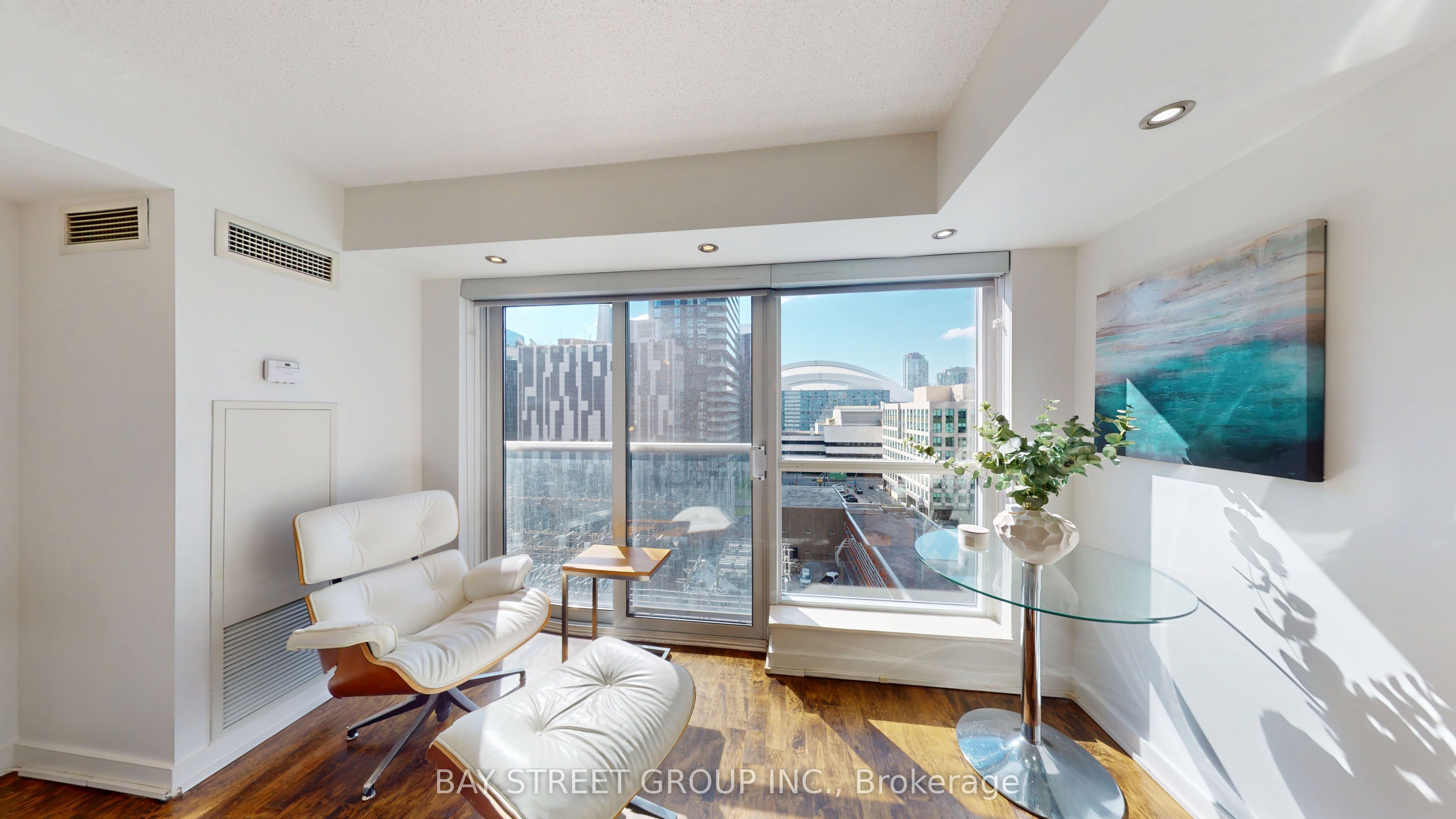 250 Wellington Street W 1134, Toronto, ON M5V 3P6 photo 4