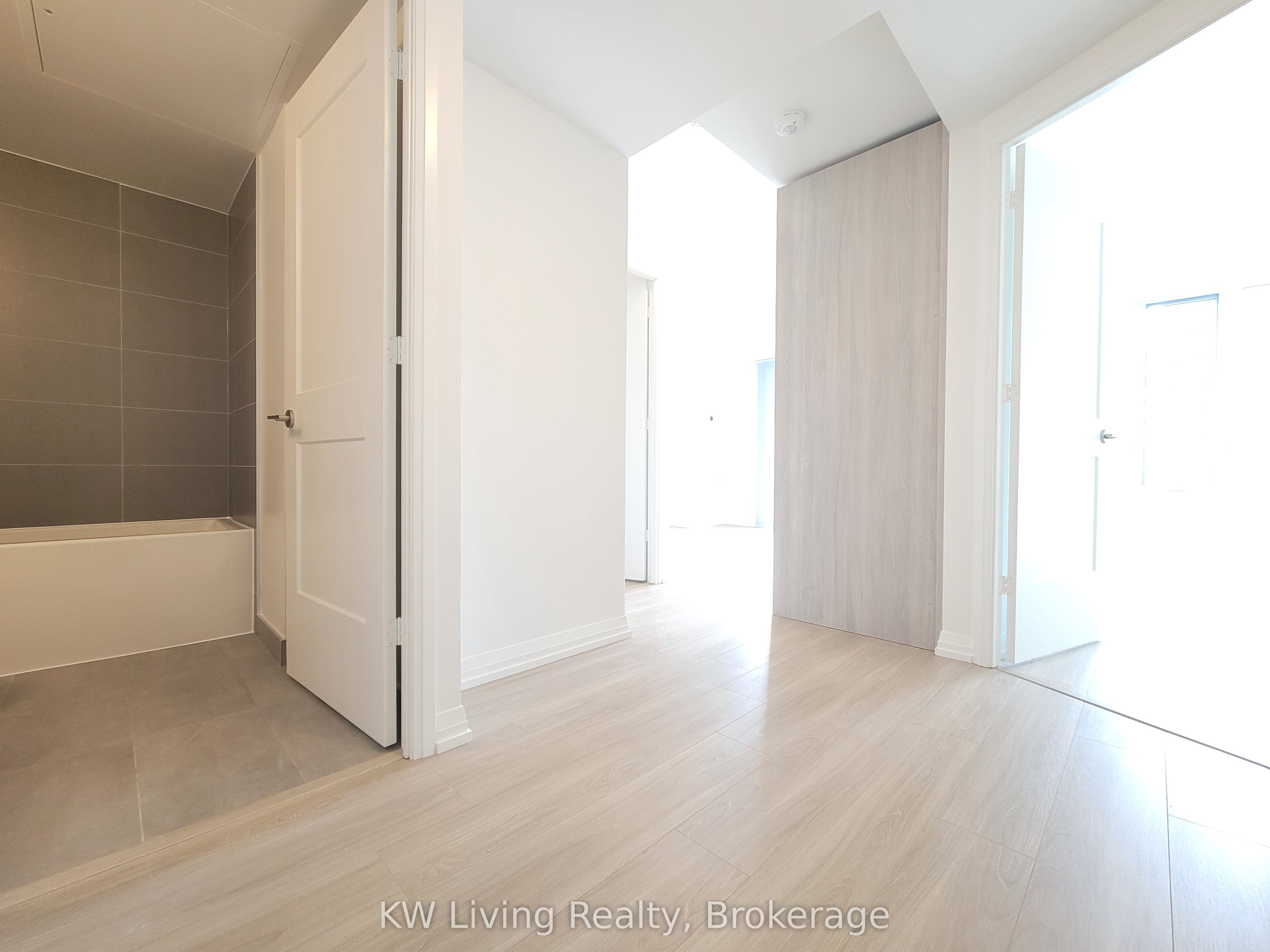 8 Widmer Street 4611, Toronto, ON M5V 0W6 photo 3