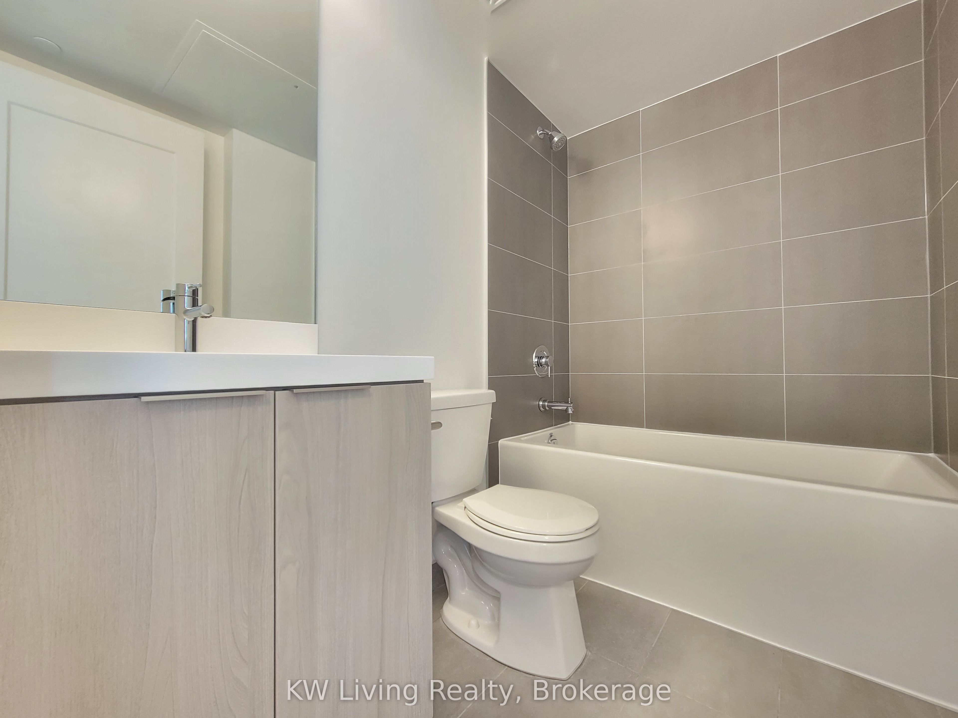 8 Widmer Street 4611, Toronto, ON M5V 0W6 photo 4