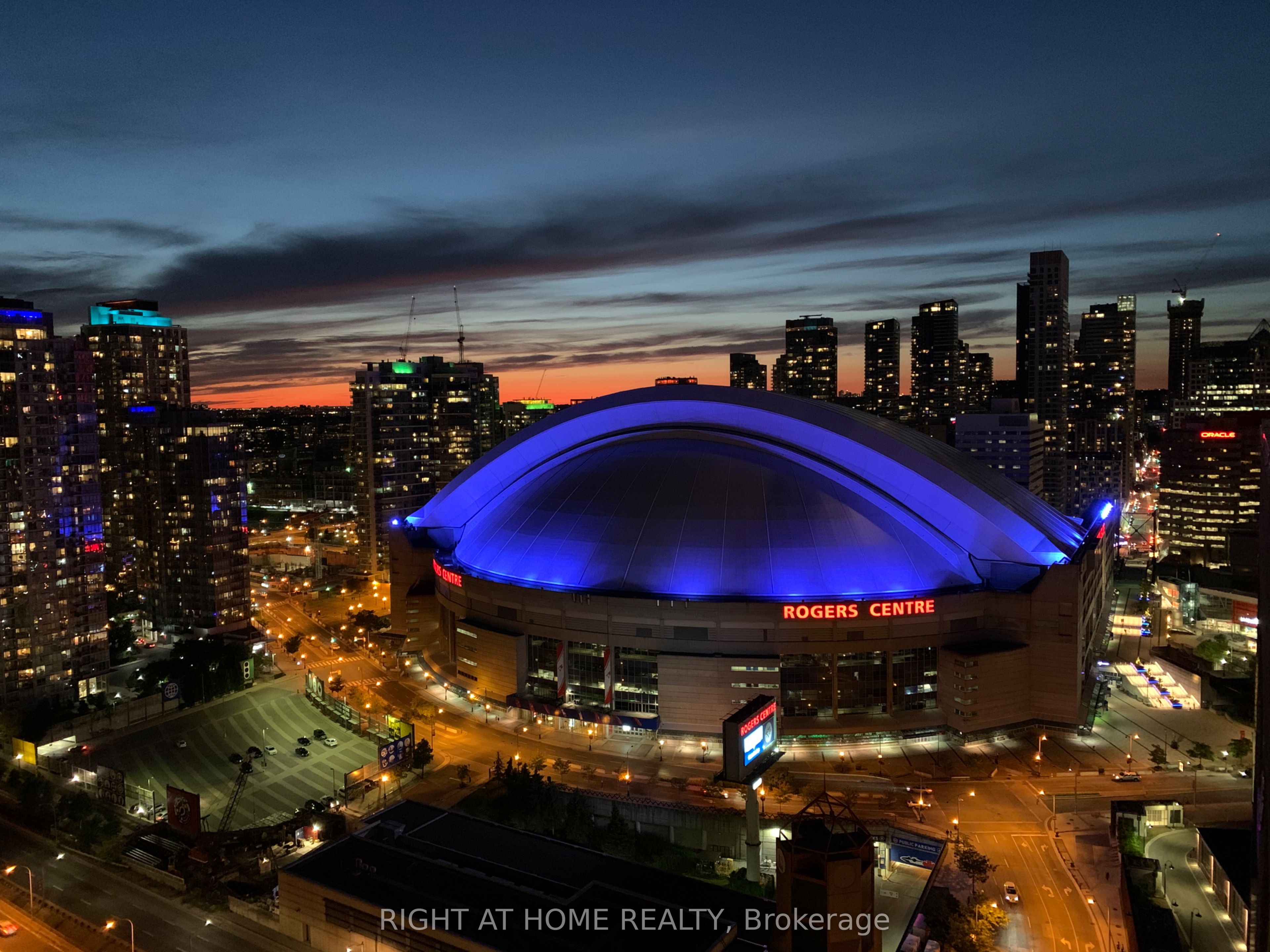 270 Queens Quay 3008, Toronto, ON M5J 2N4 photo 3