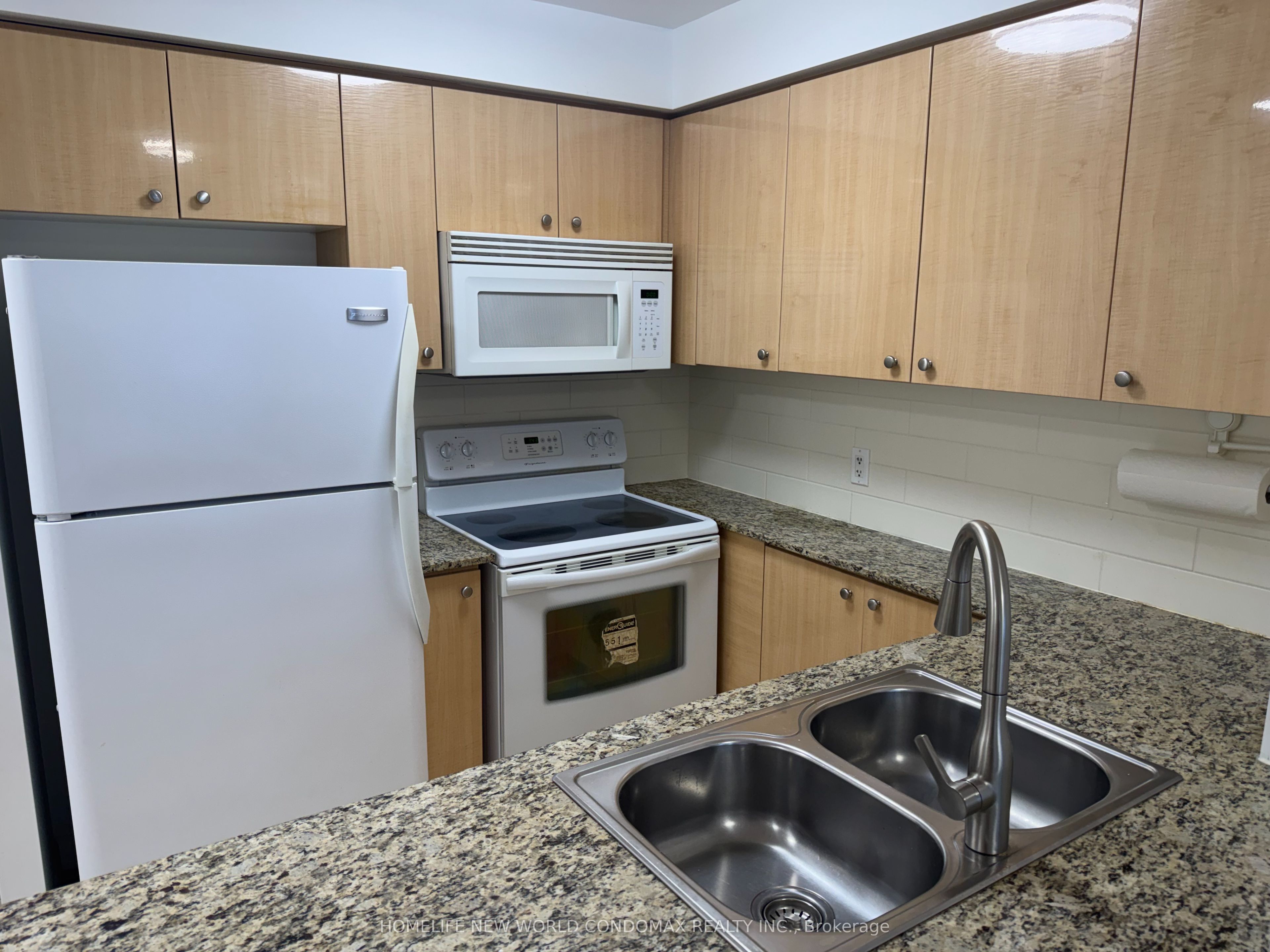 5791 Yonge Street 2105, Toronto, ON M2M 3T9 photo 3