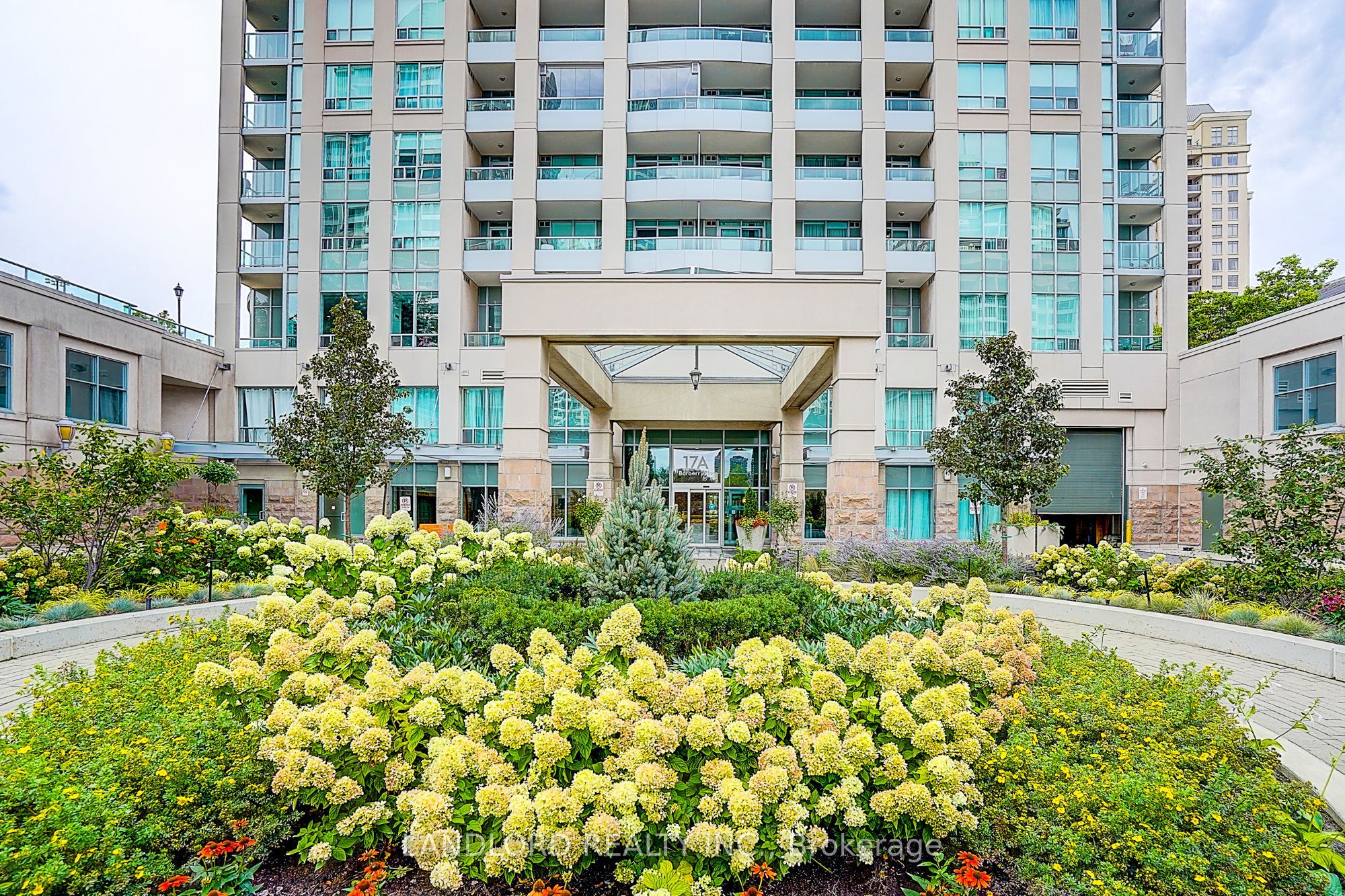 17 Barberry Place 1014, Toronto, ON M2K 1G9 photo 3